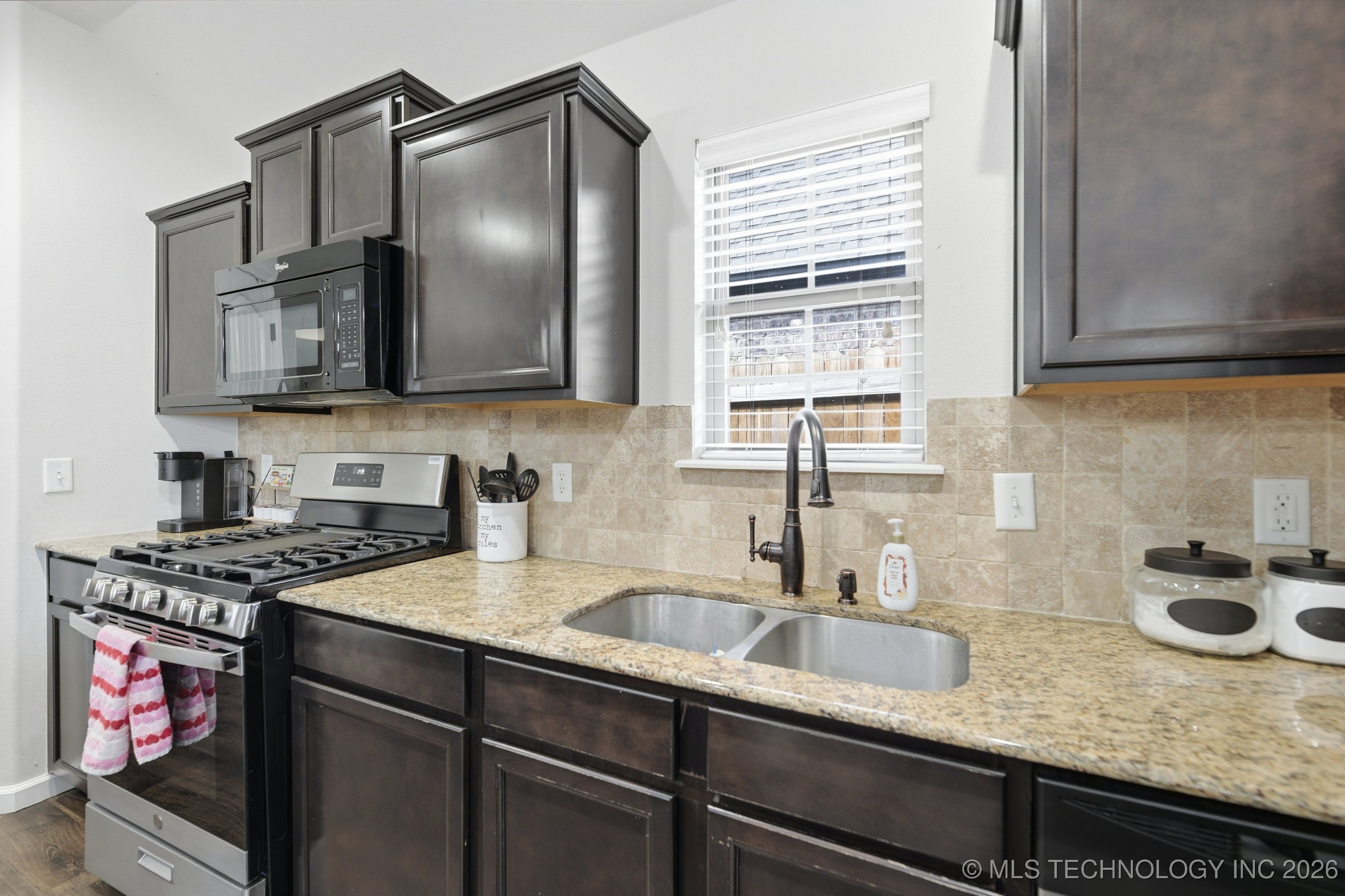 20601 E 32nd Street S Property Photo 9