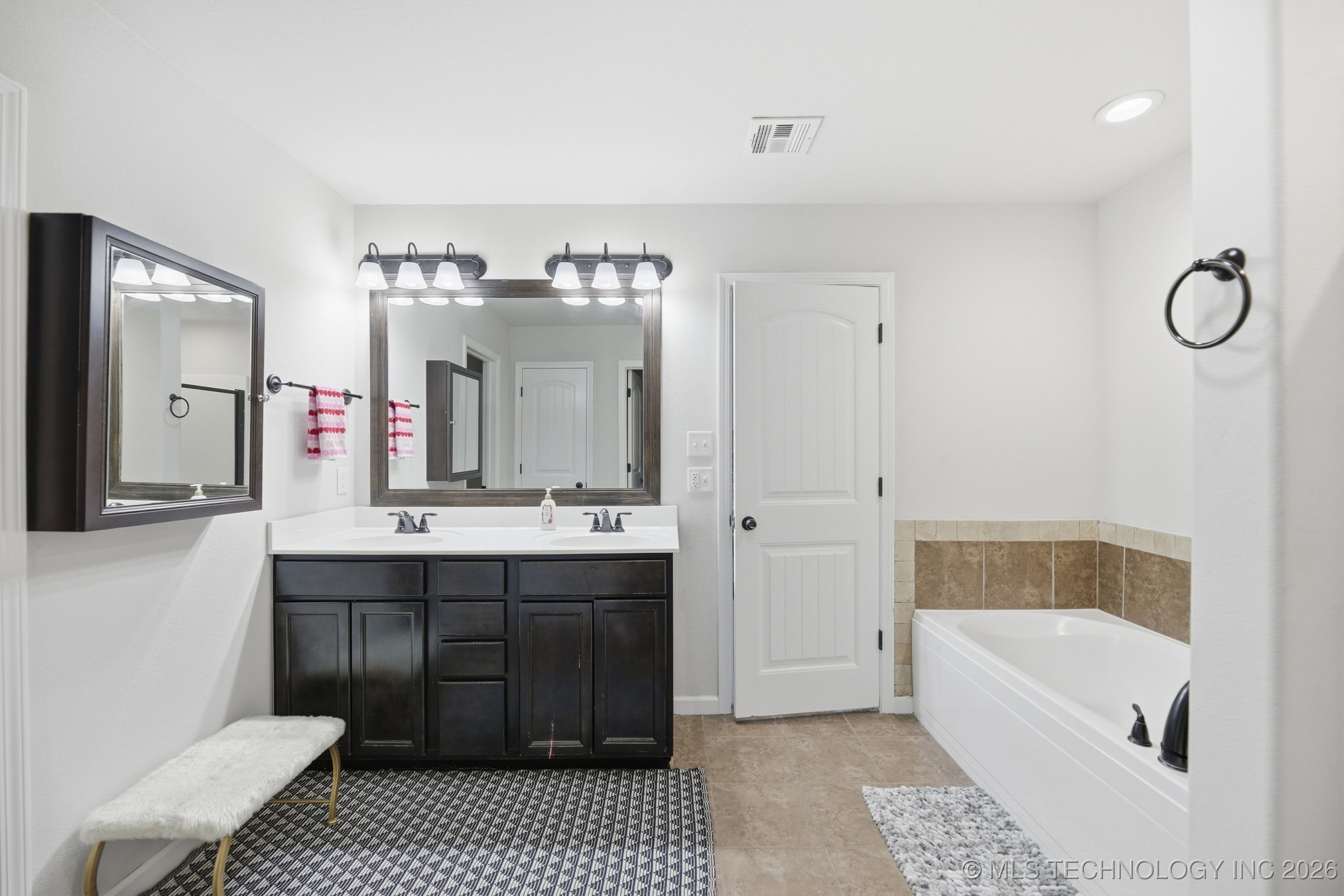 20601 E 32nd Street S Property Photo 24