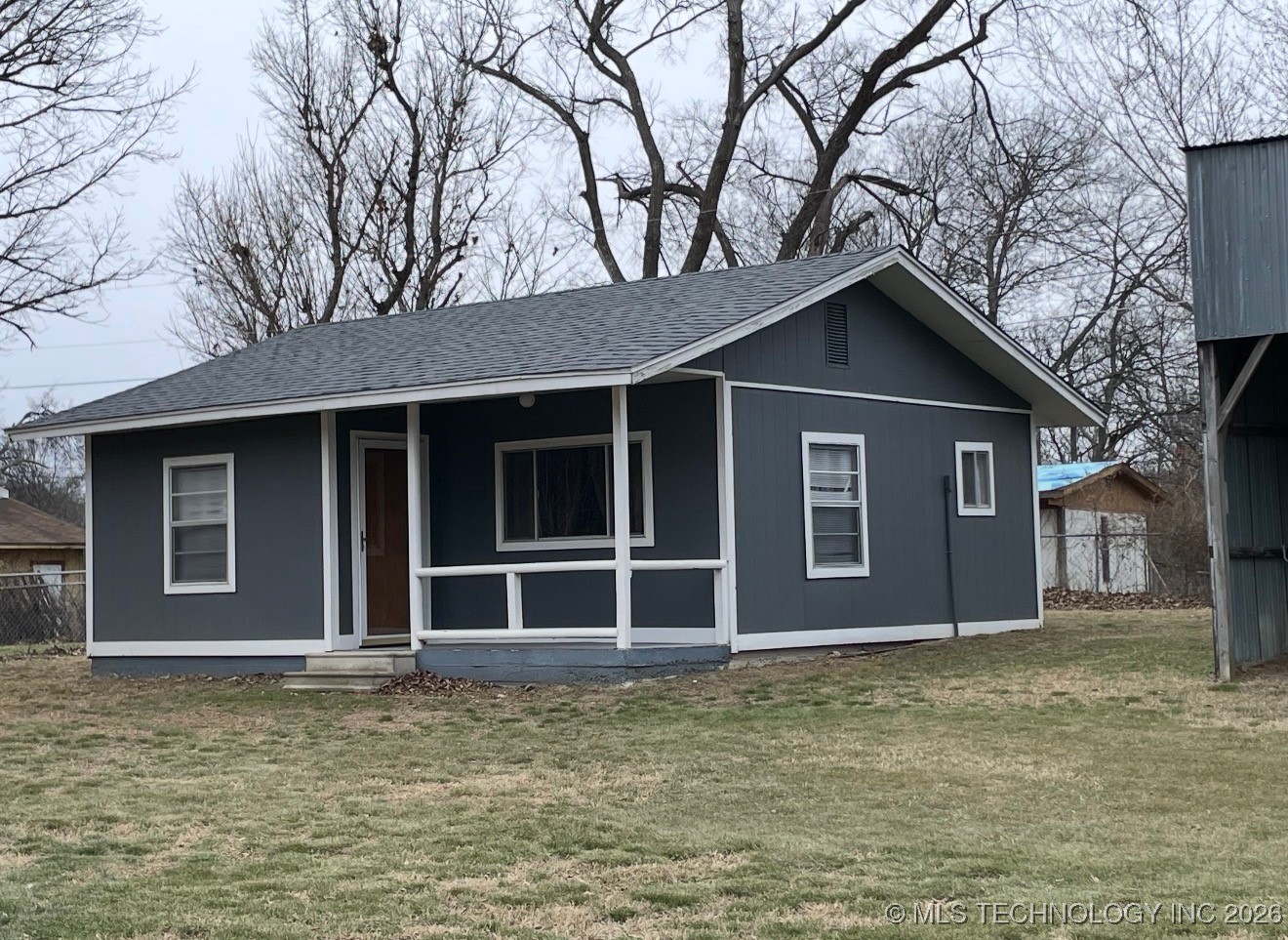 68335 S 318 Court Property Photo 2