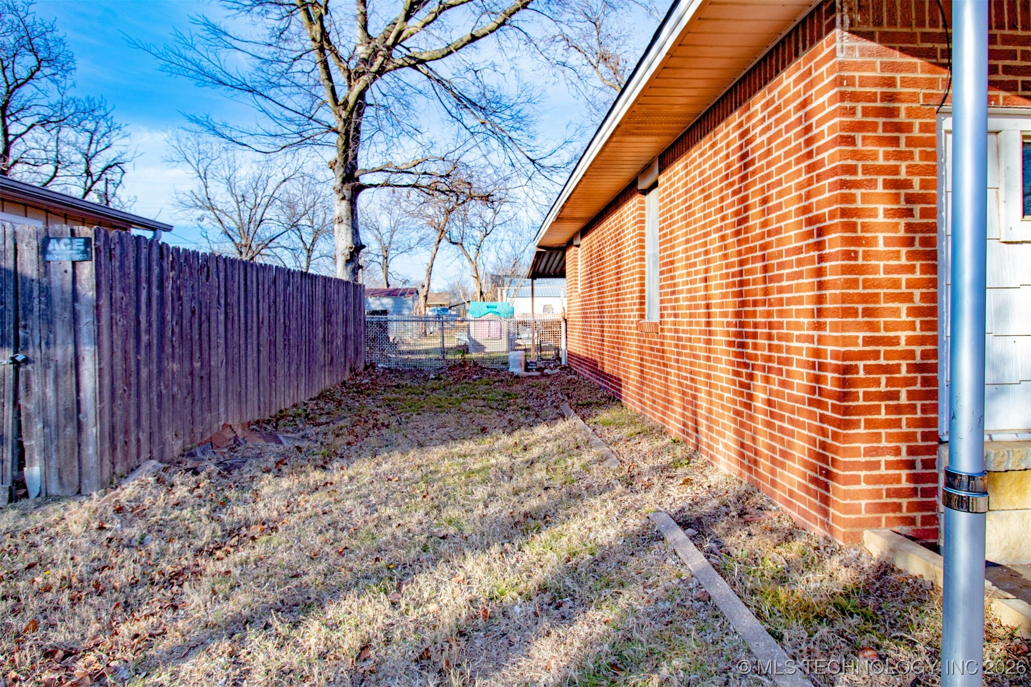 1702 Maple Property Photo 5