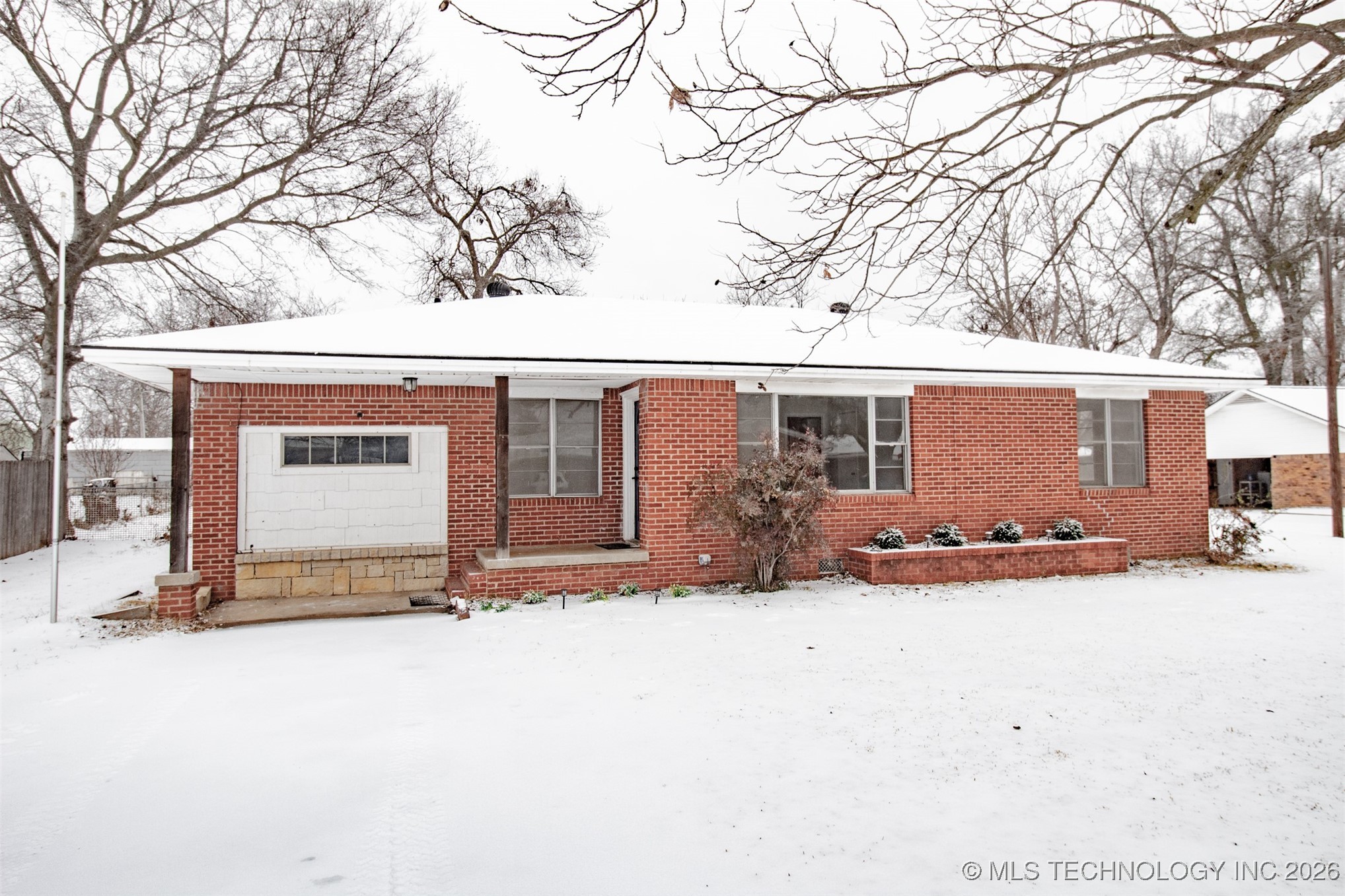 1702 Maple Property Photo 7