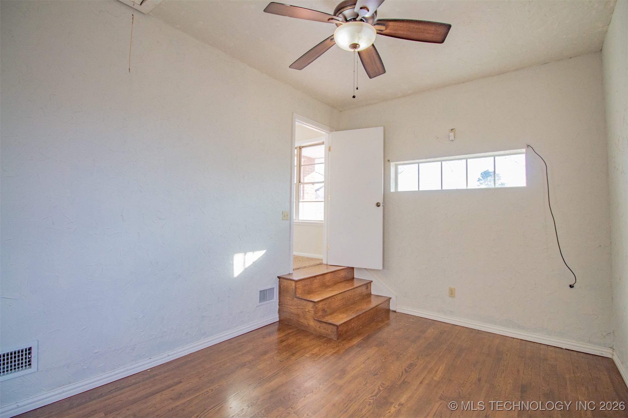 1702 Maple Property Photo 8