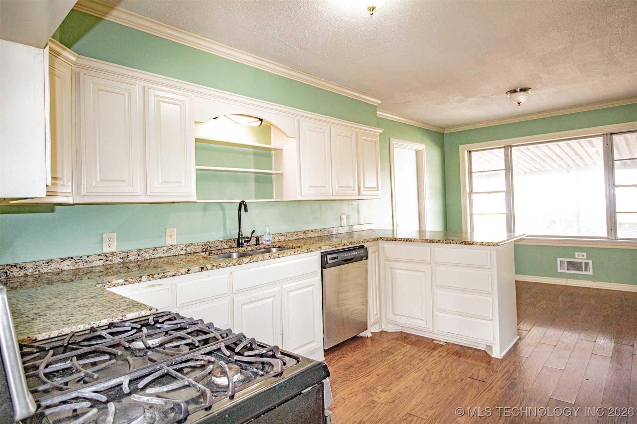 1702 Maple Property Photo 16