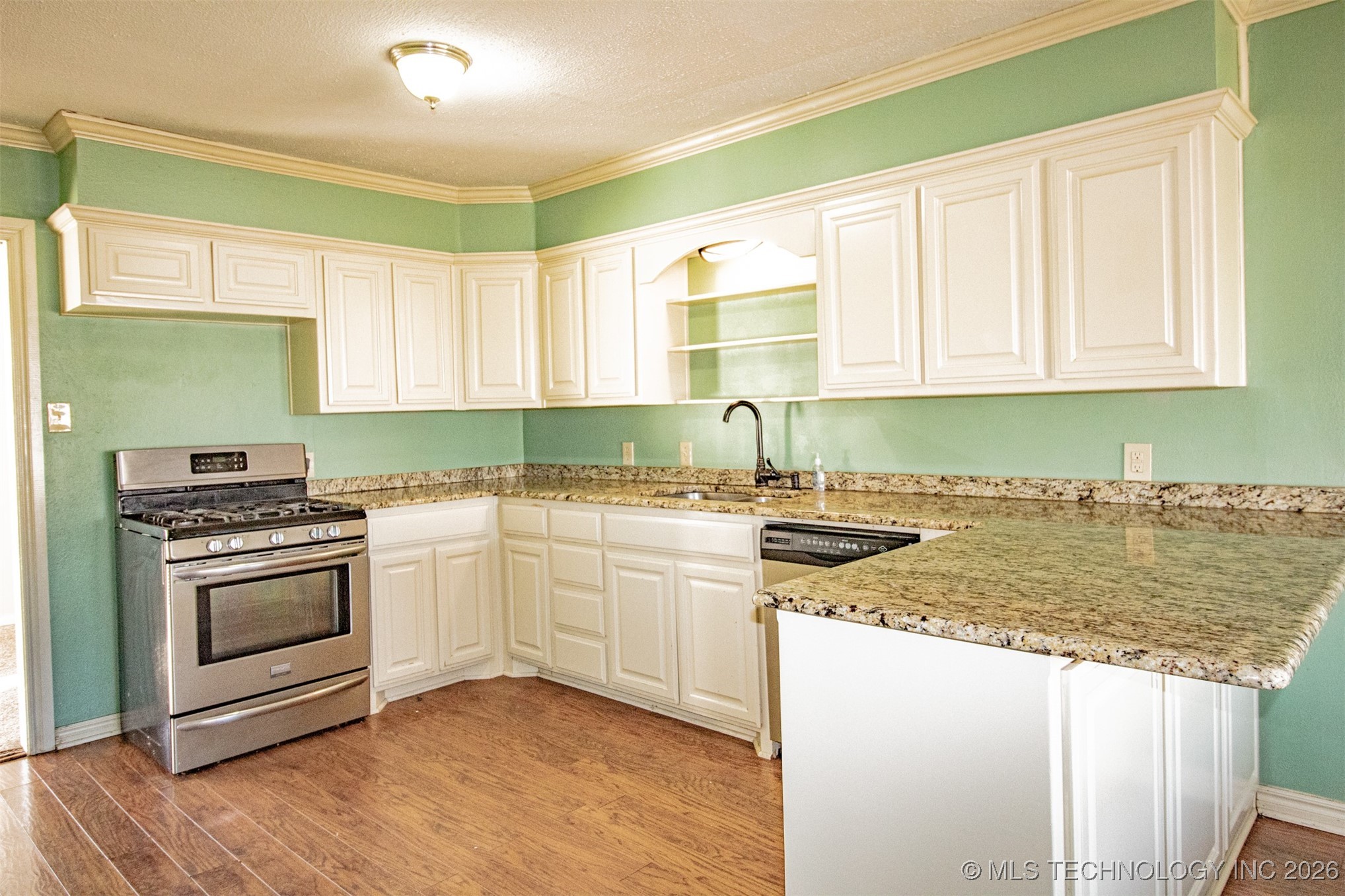 1702 Maple Property Photo 18