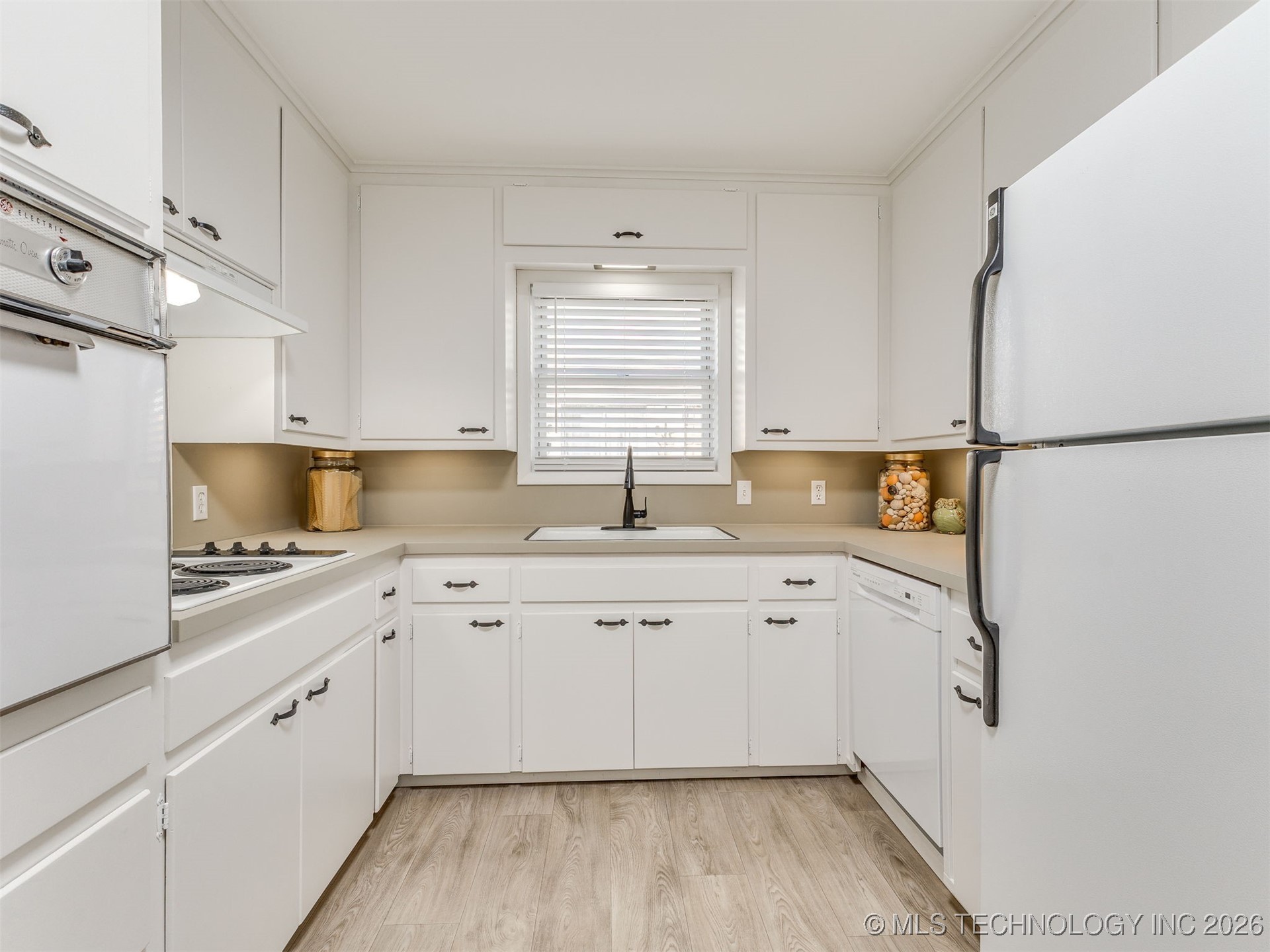 3221 S 70th East East Avenue Property Photo 9