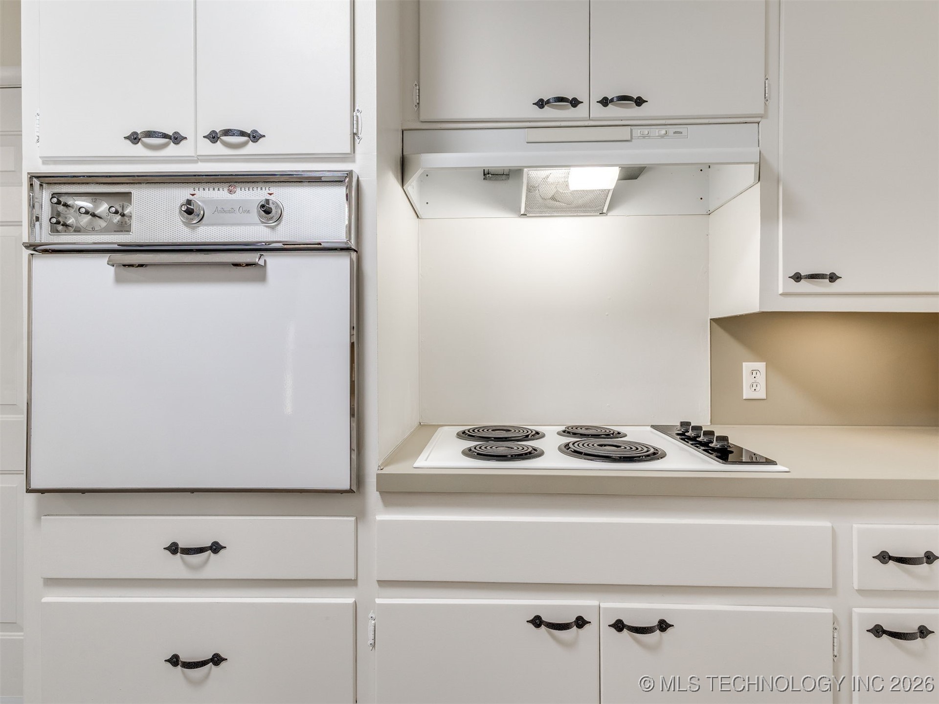 3221 S 70th East East Avenue Property Photo 10