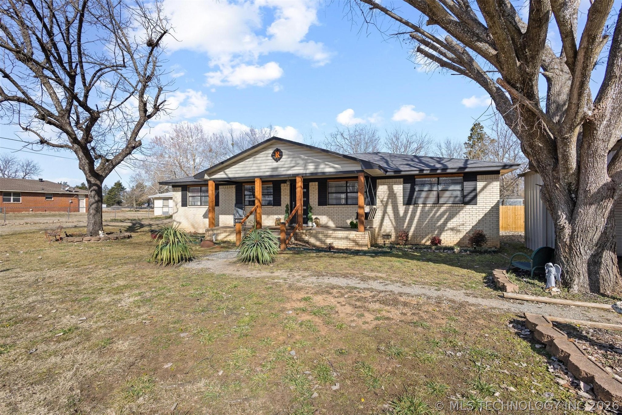 210 Maple Property Photo 2