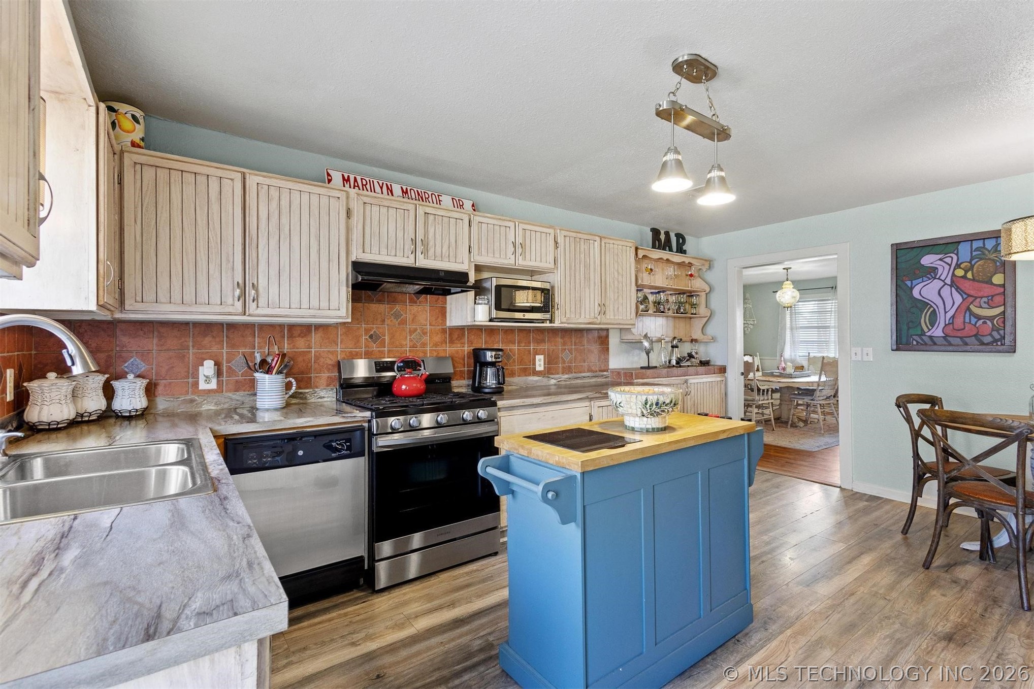 210 Maple Property Photo 14