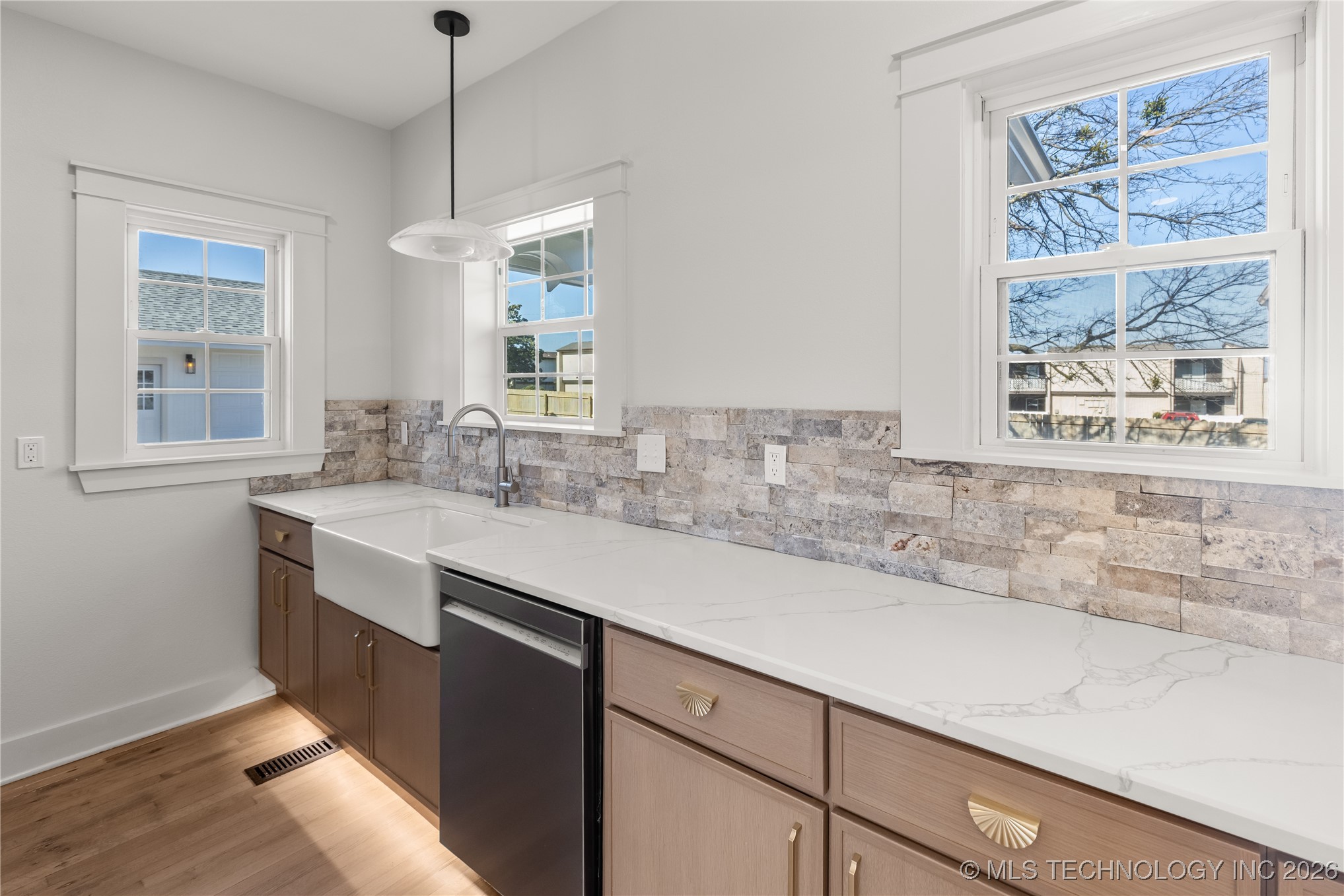 415 Sunset Sw Property Photo 24