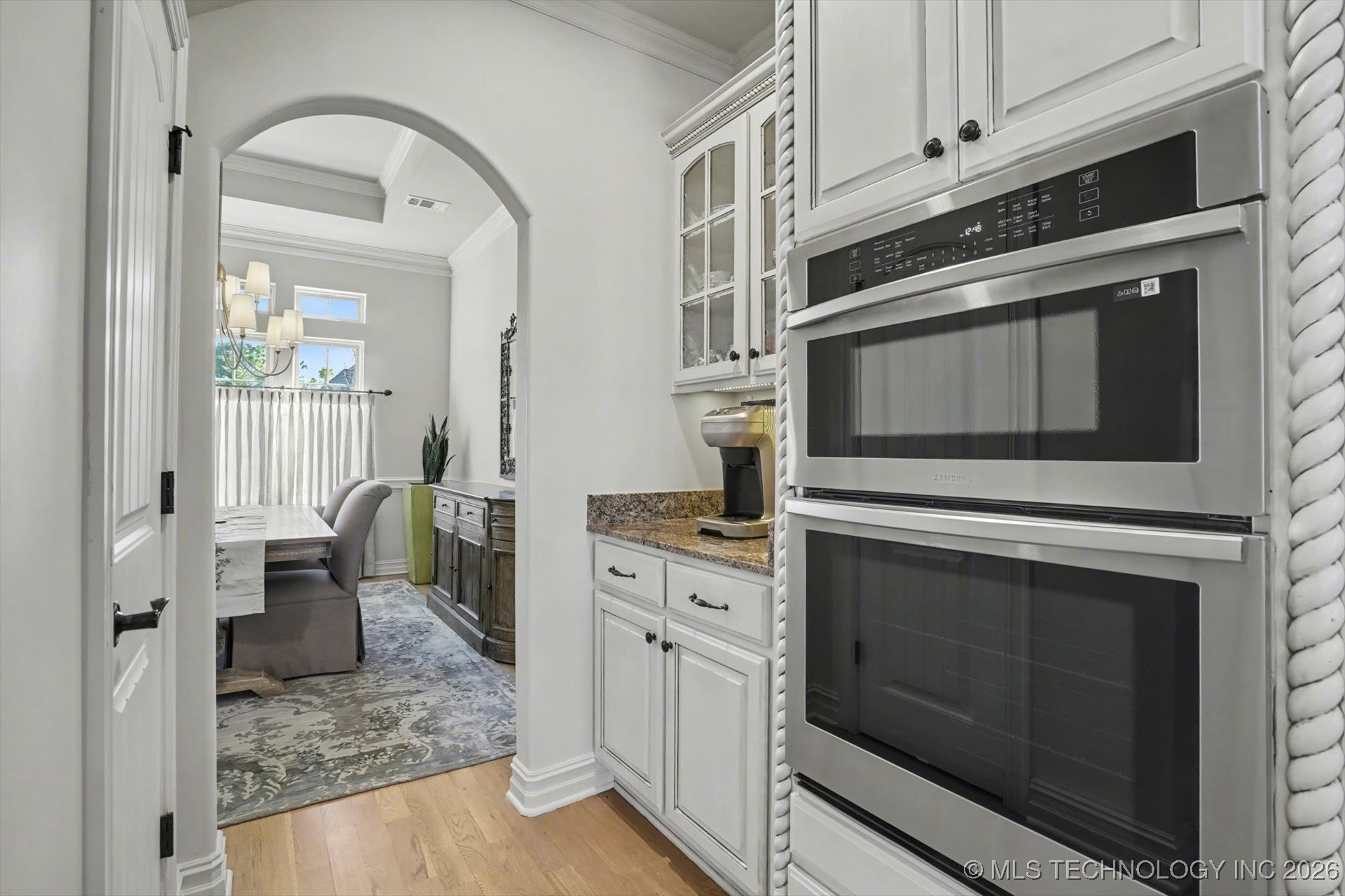 12324 S Ash Avenue Property Photo 12