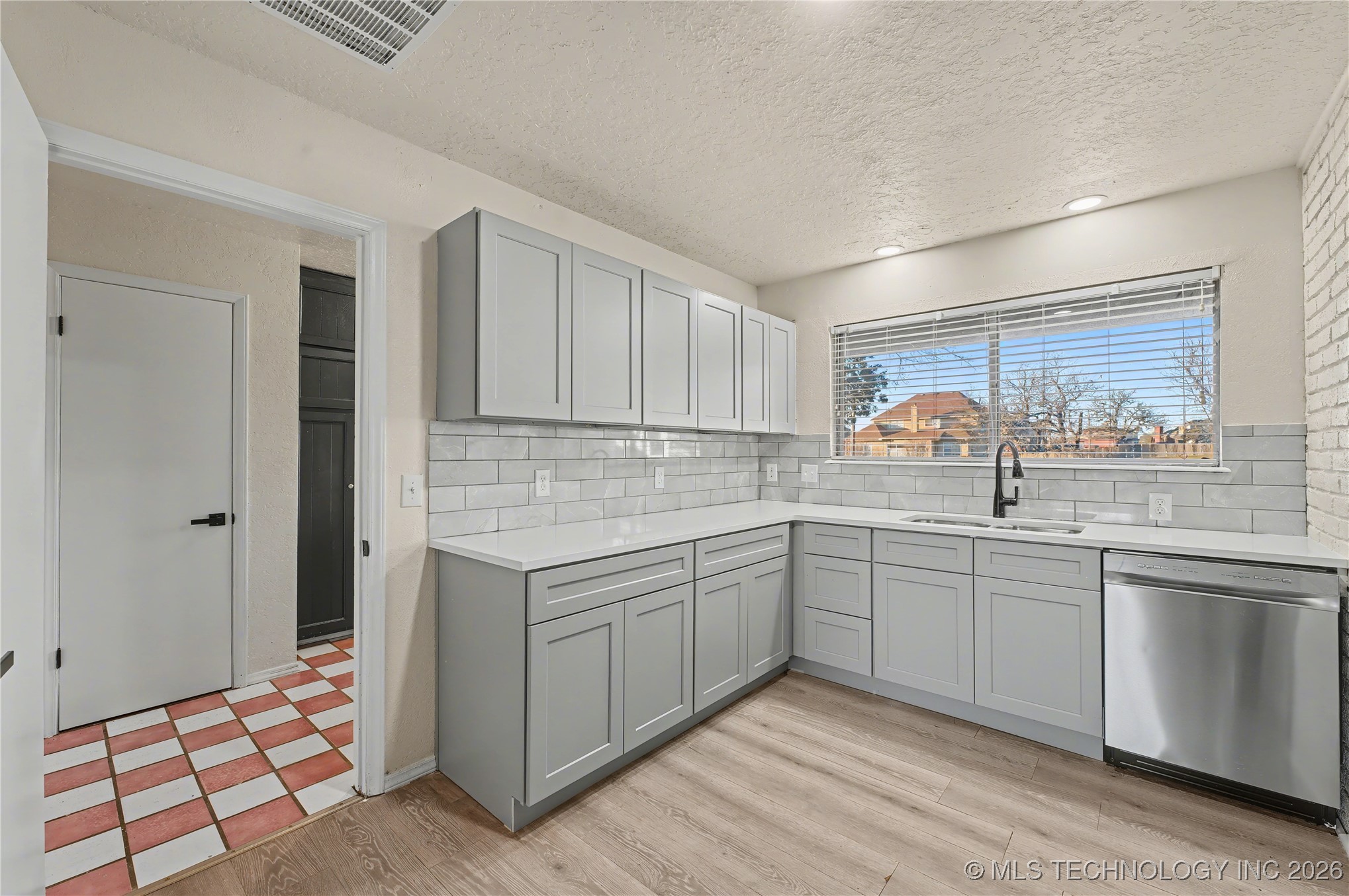 2017 W Xyler Street Property Photo 9