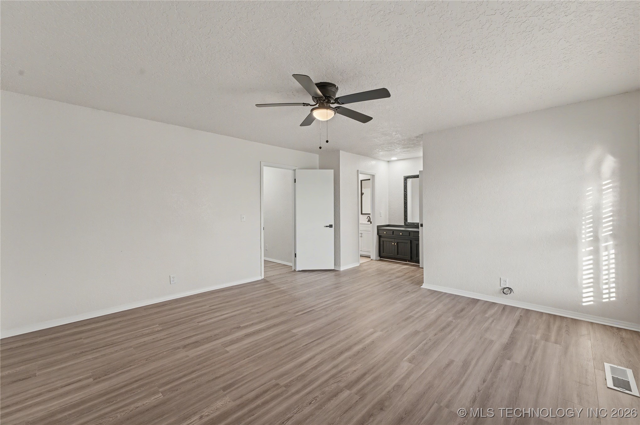 2017 W Xyler Street Property Photo 18