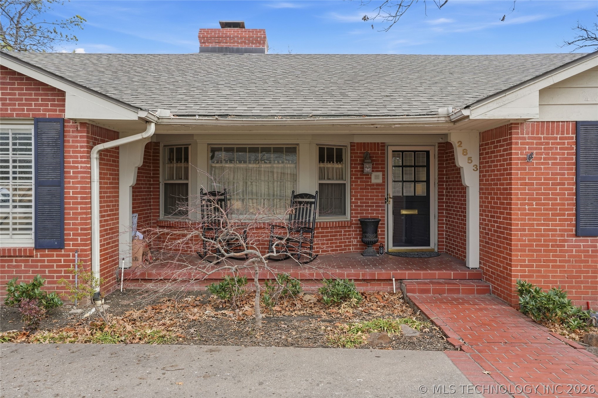 2853 E 39th Street Property Photo 3