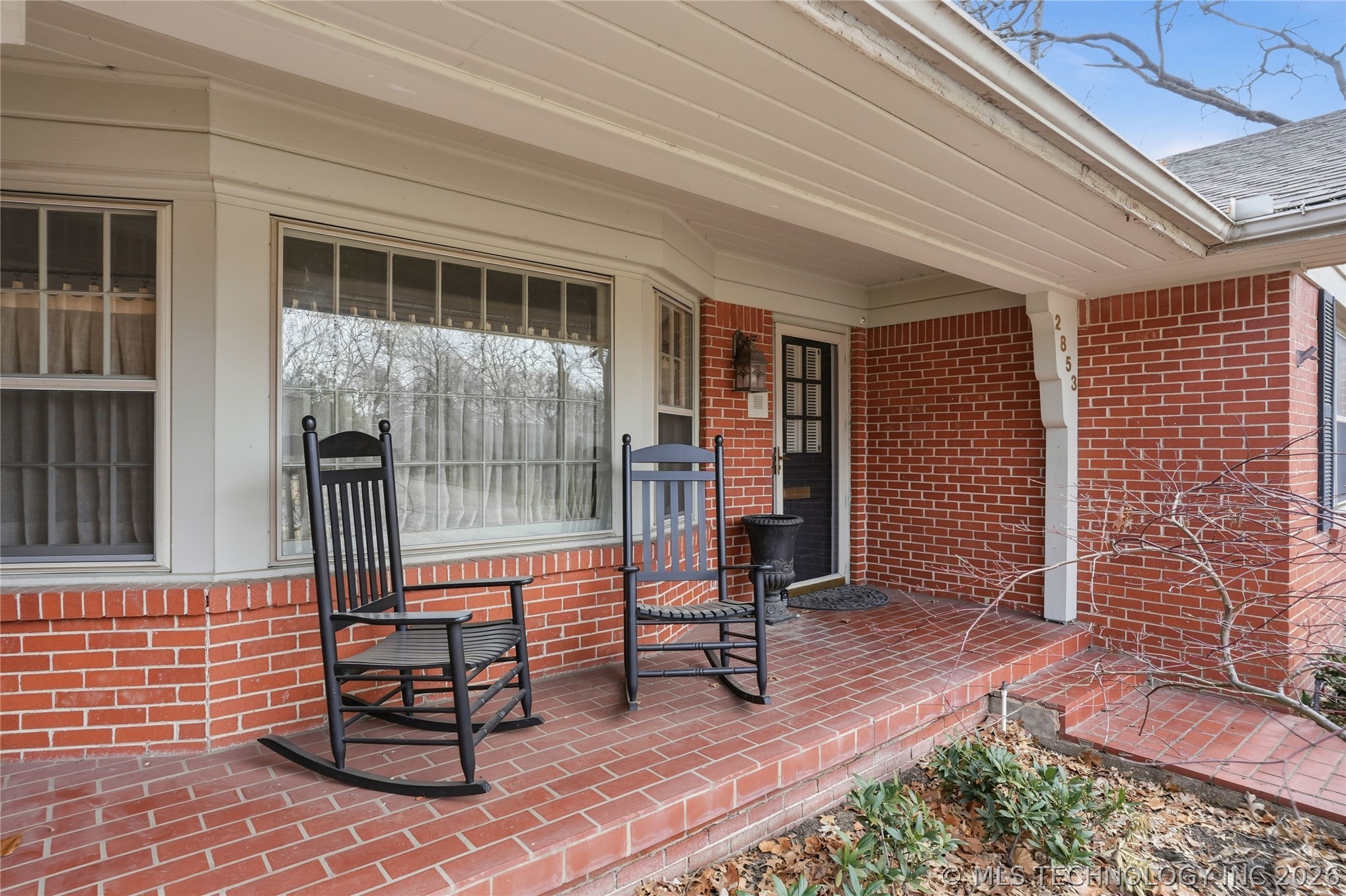 2853 E 39th Street Property Photo 4