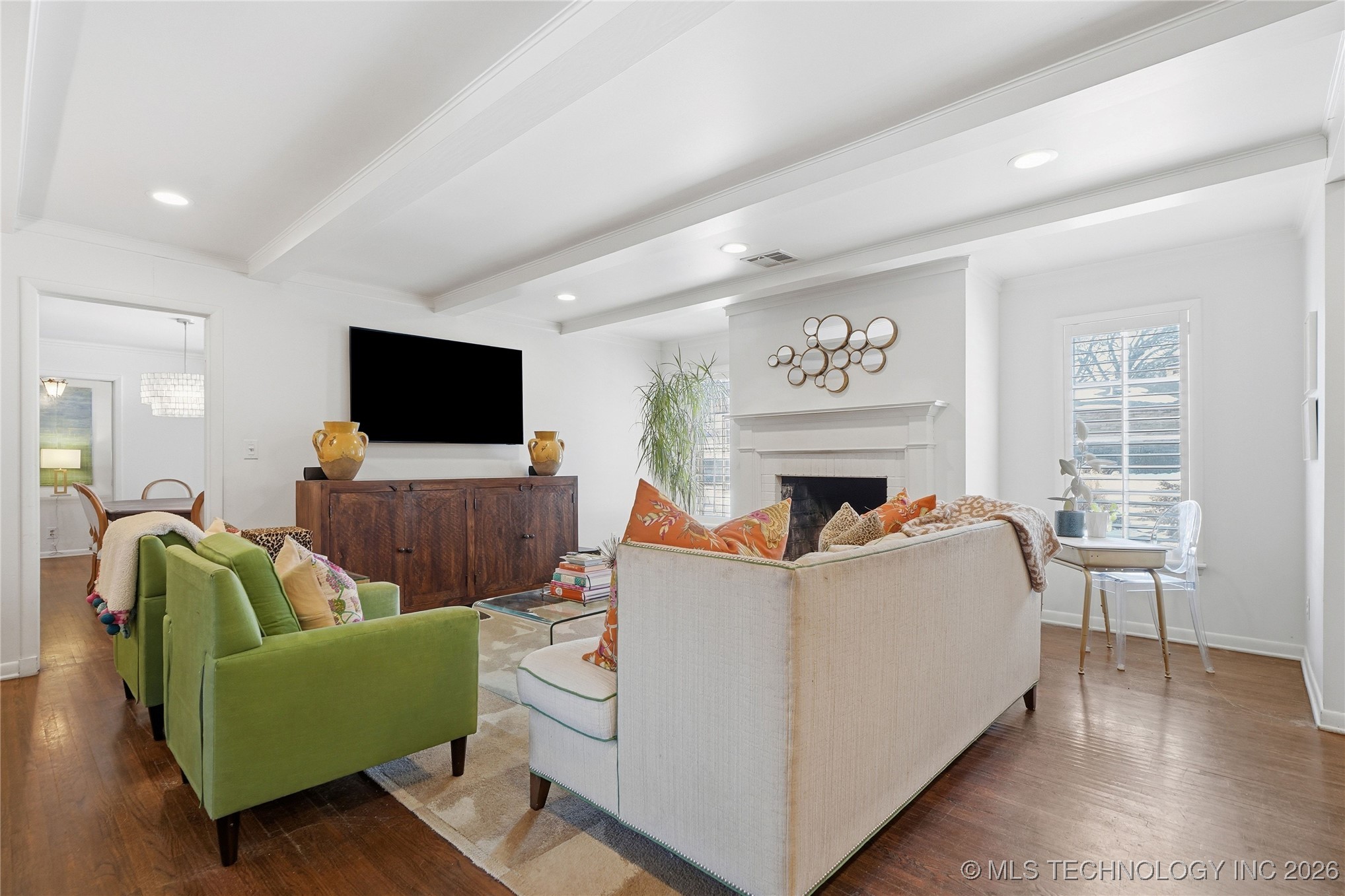 2853 E 39th Street Property Photo 6