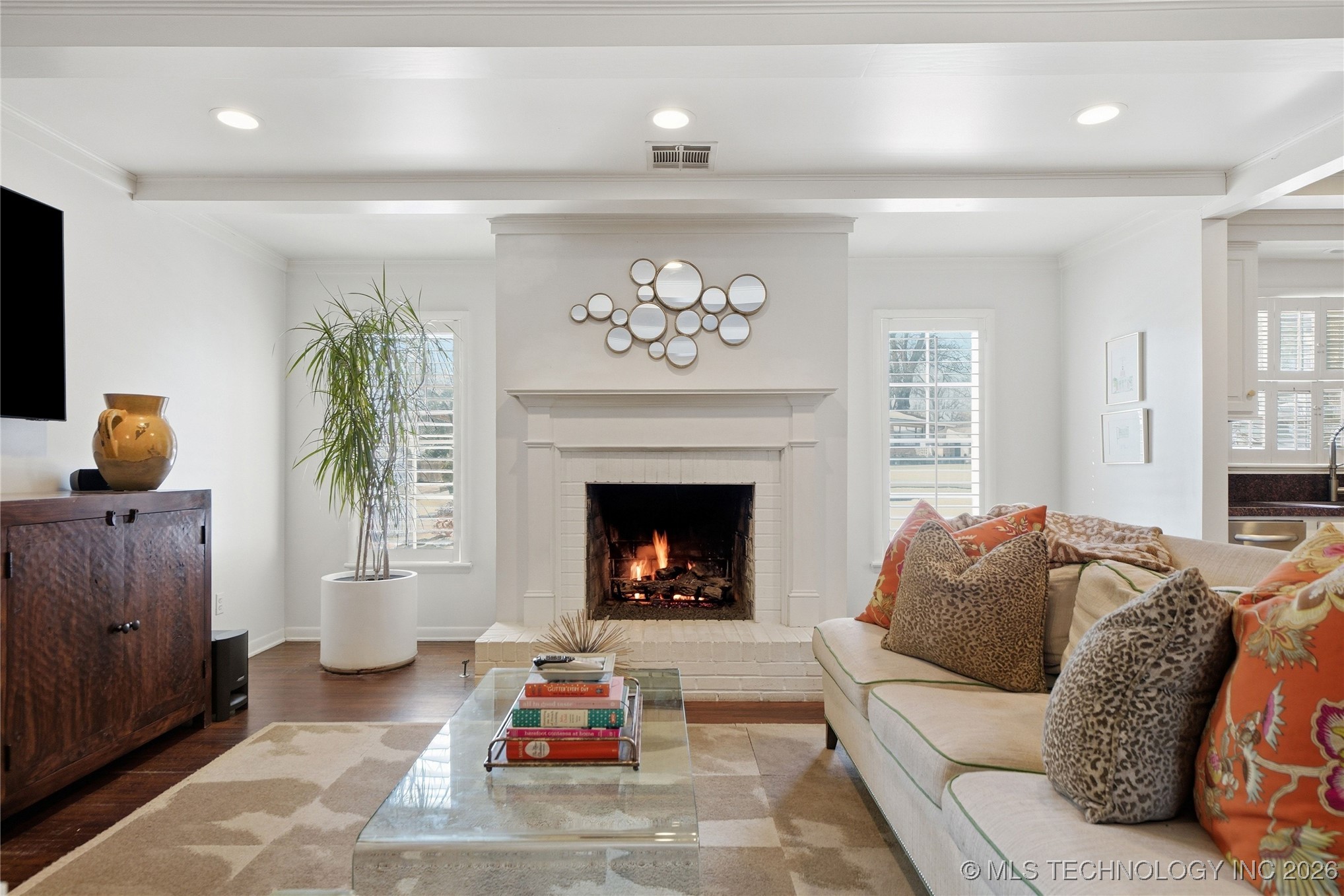 2853 E 39th Street Property Photo 8