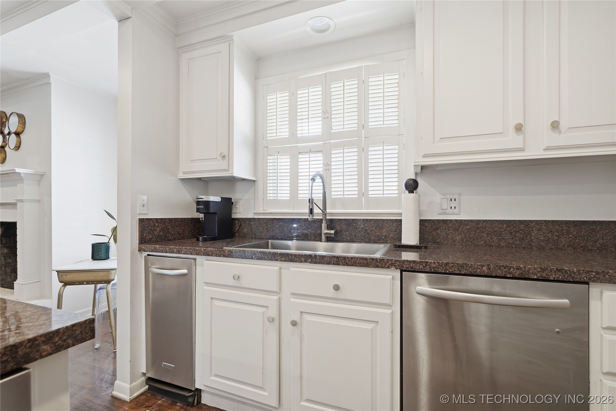 2853 E 39th Street Property Photo 12