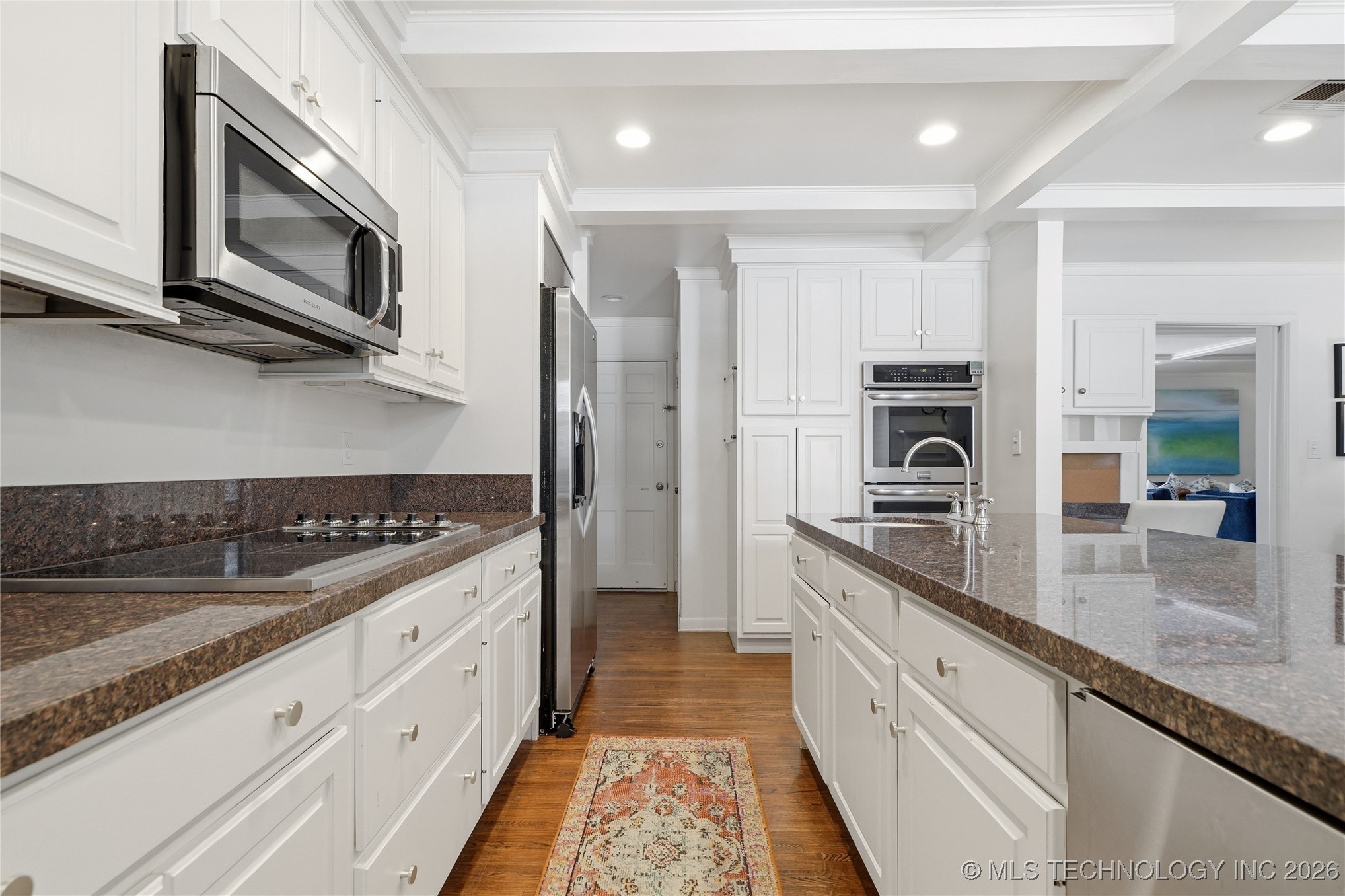 2853 E 39th Street Property Photo 13