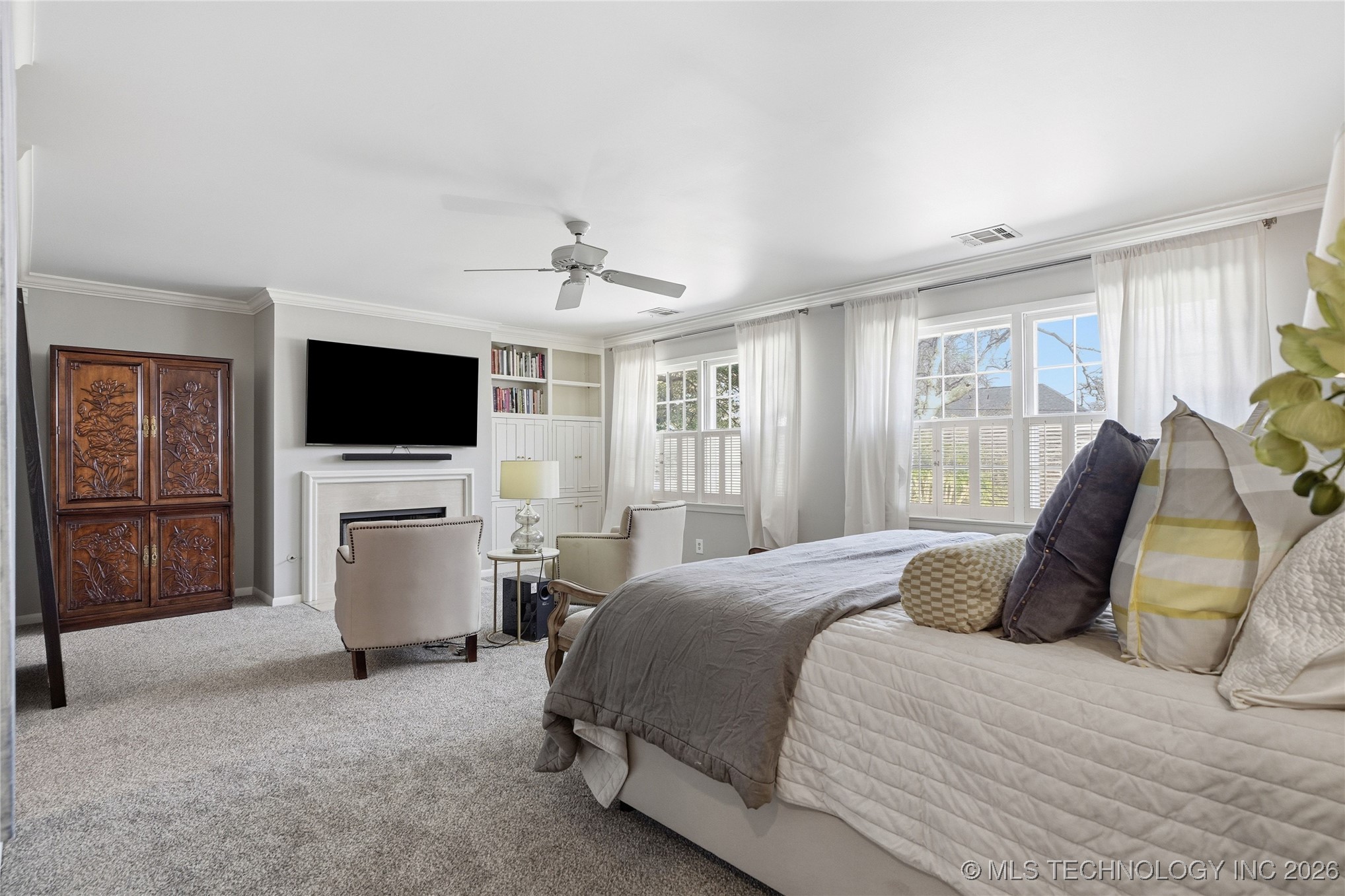 2853 E 39th Street Property Photo 32