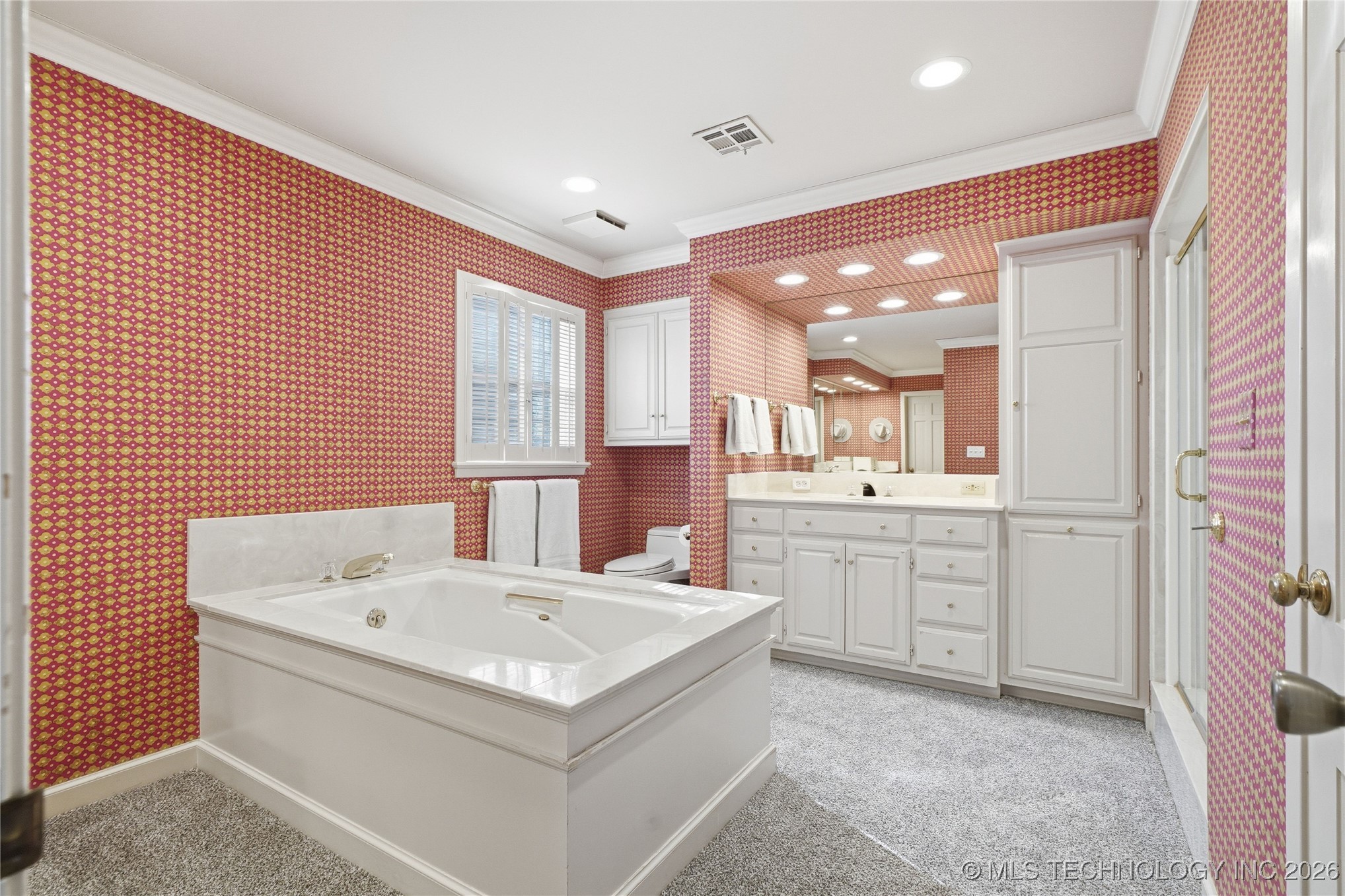 2853 E 39th Street Property Photo 37