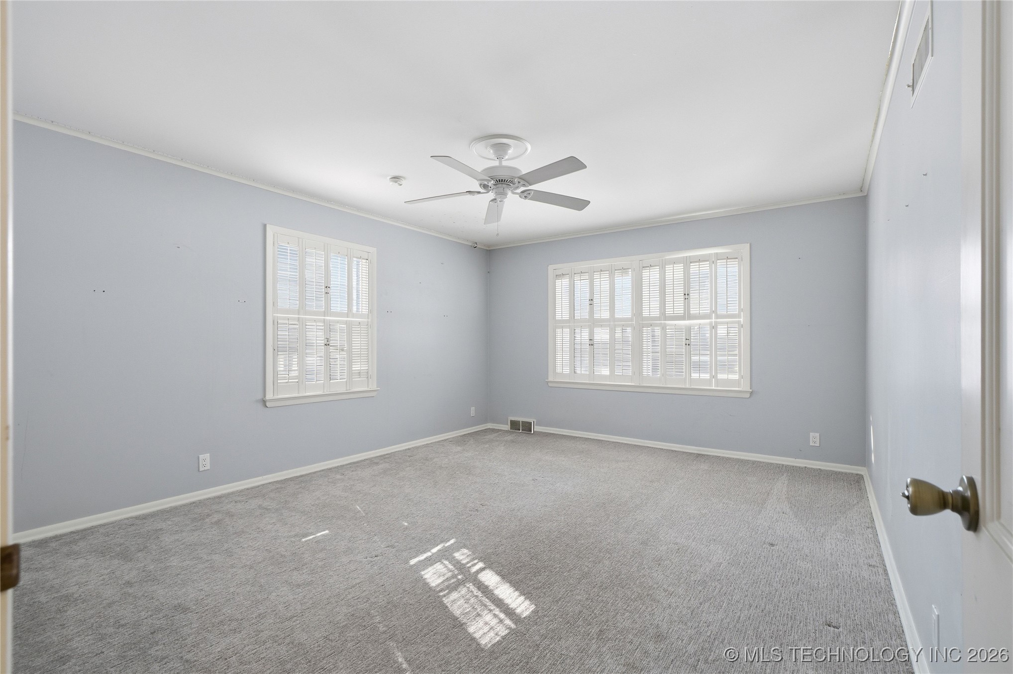 2853 E 39th Street Property Photo 44