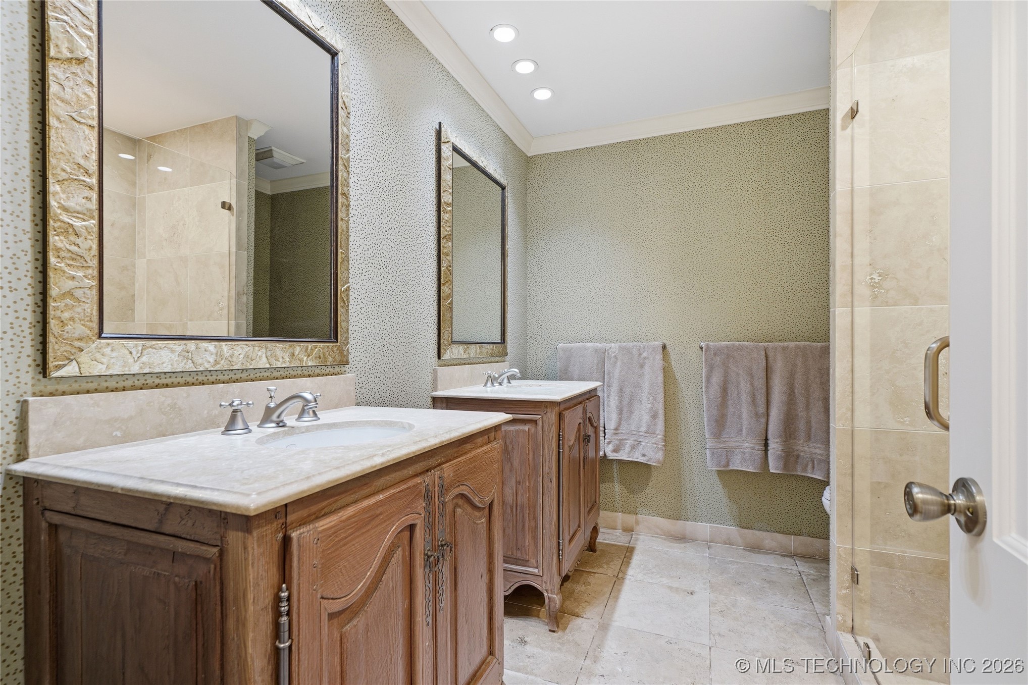 2853 E 39th Street Property Photo 45