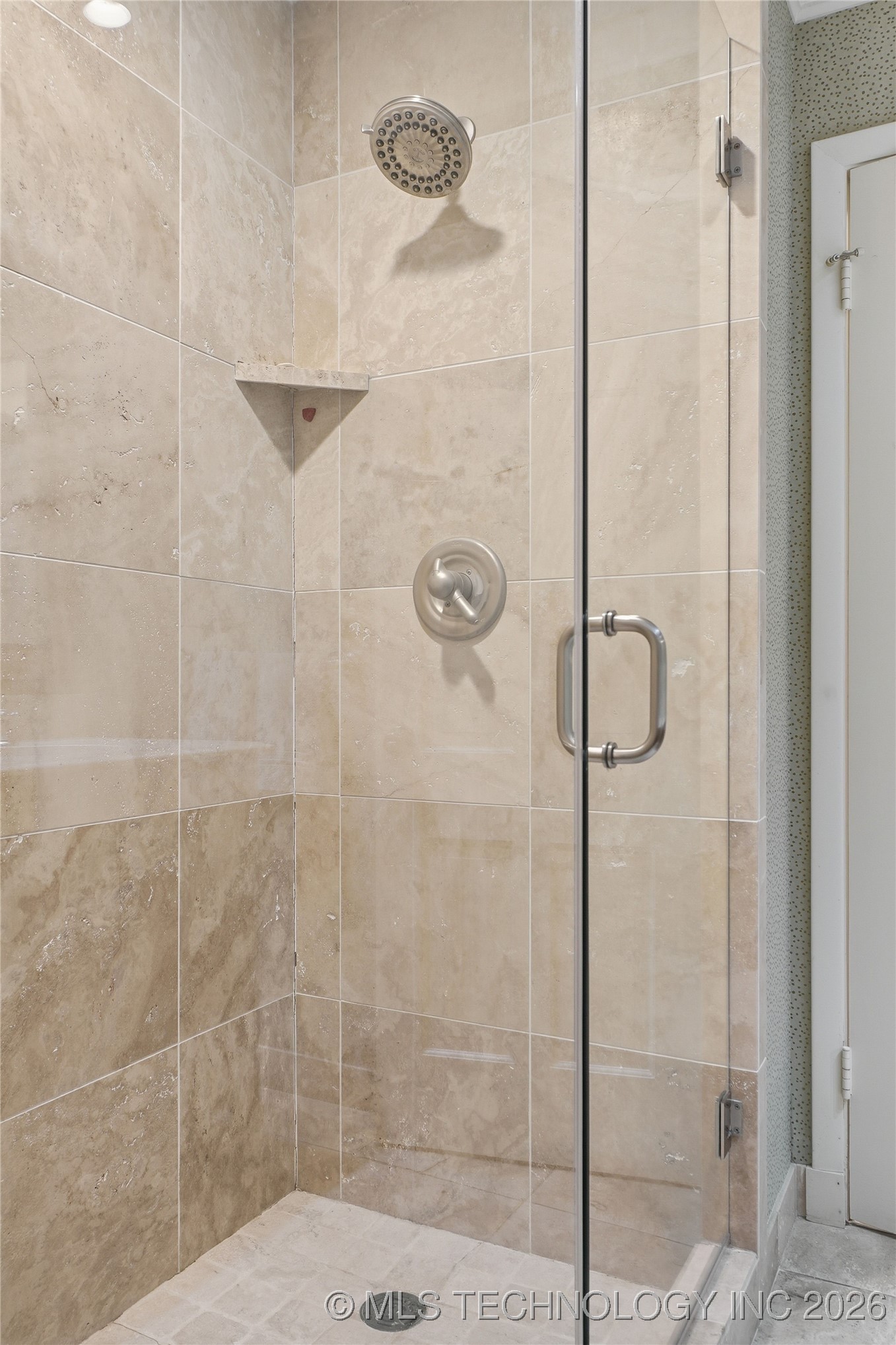 2853 E 39th Street Property Photo 46