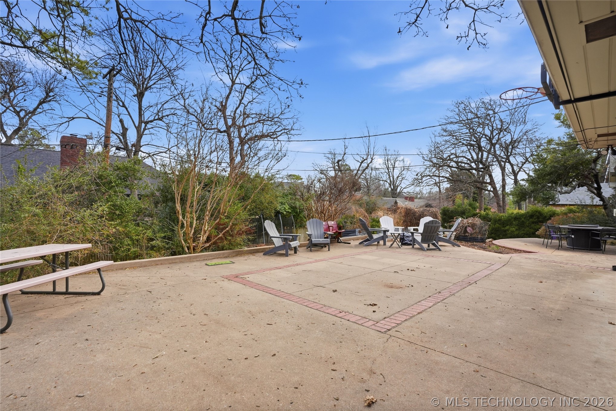 2853 E 39th Street Property Photo 49