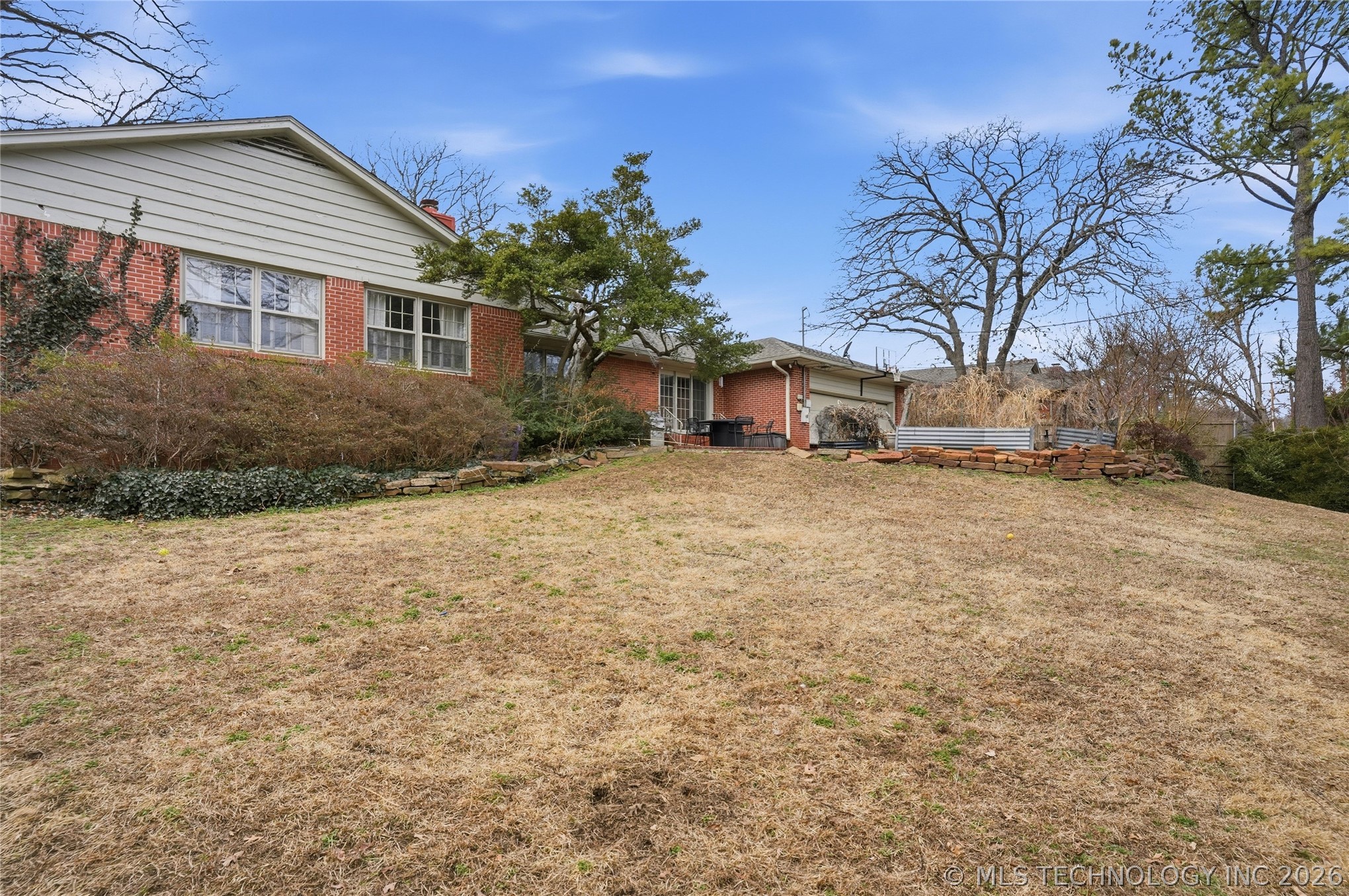 2853 E 39th Street Property Photo 53