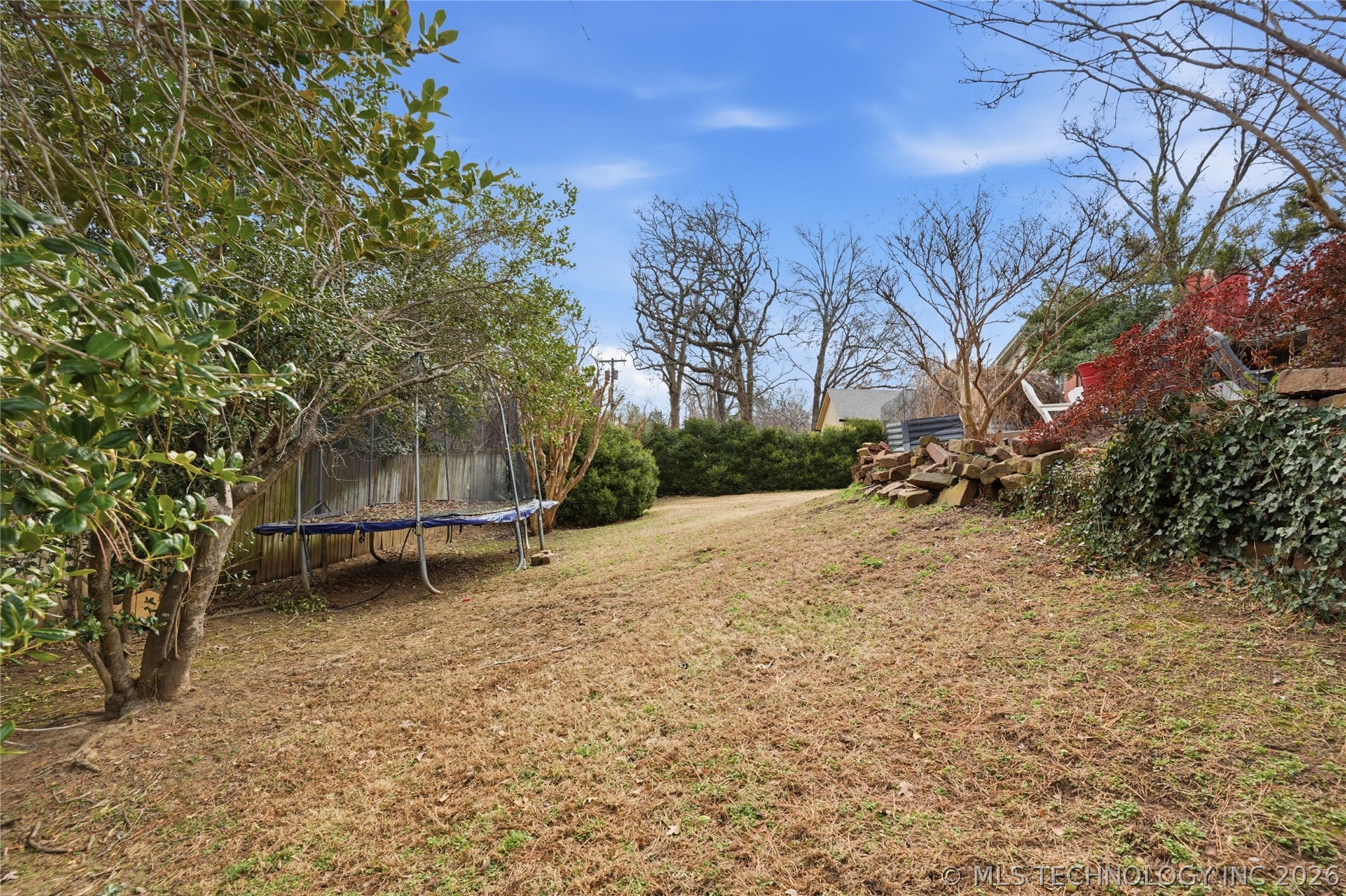 2853 E 39th Street Property Photo 54