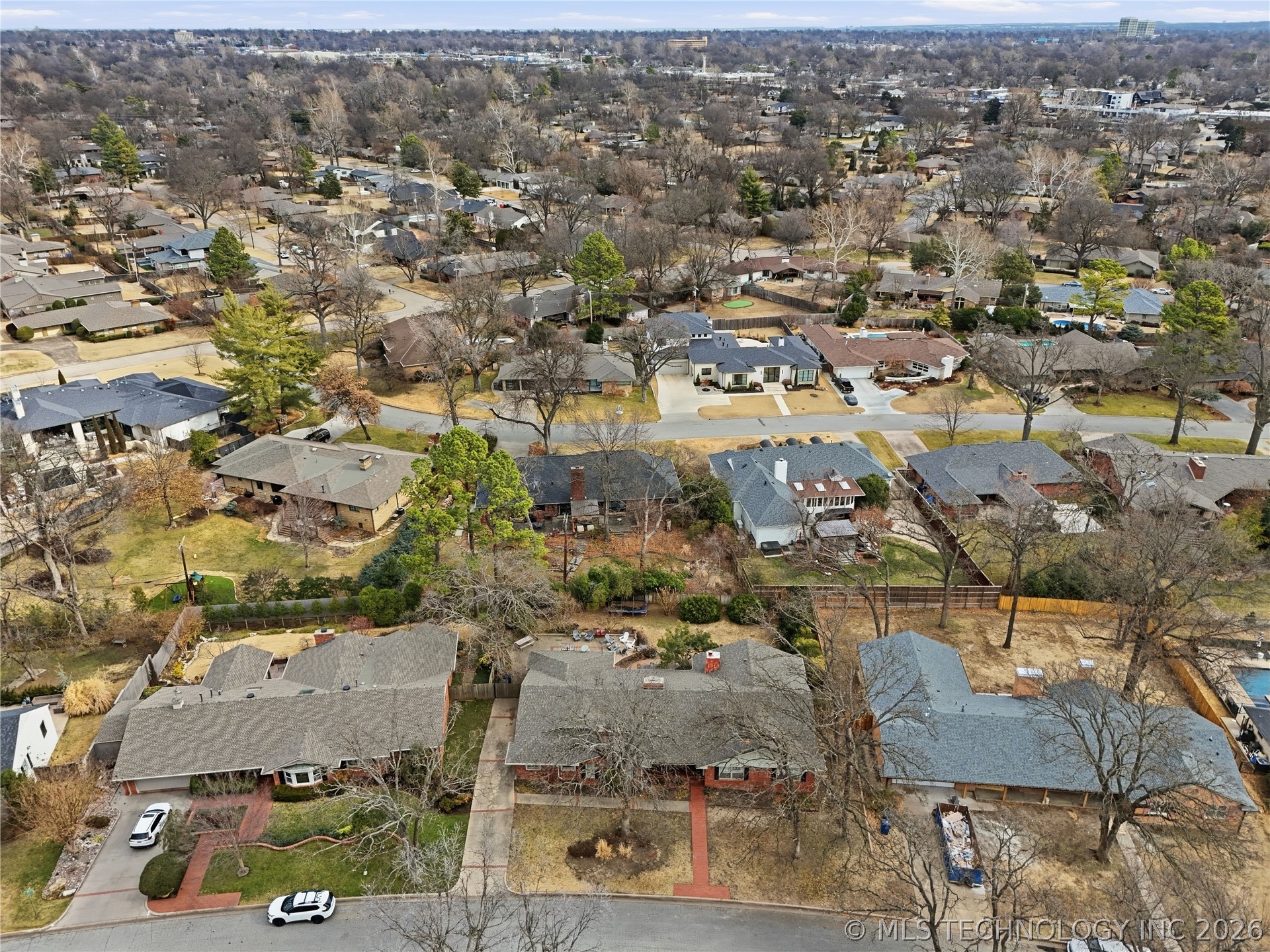 2853 E 39th Street Property Photo 58