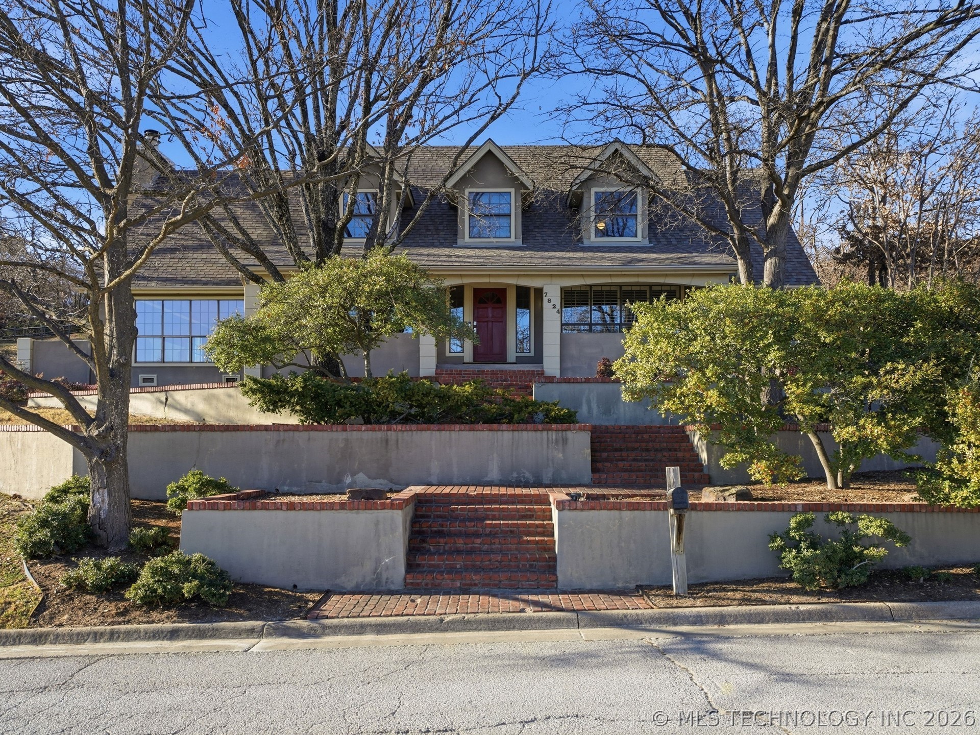 7824 S Urbana Avenue Property Photo 1