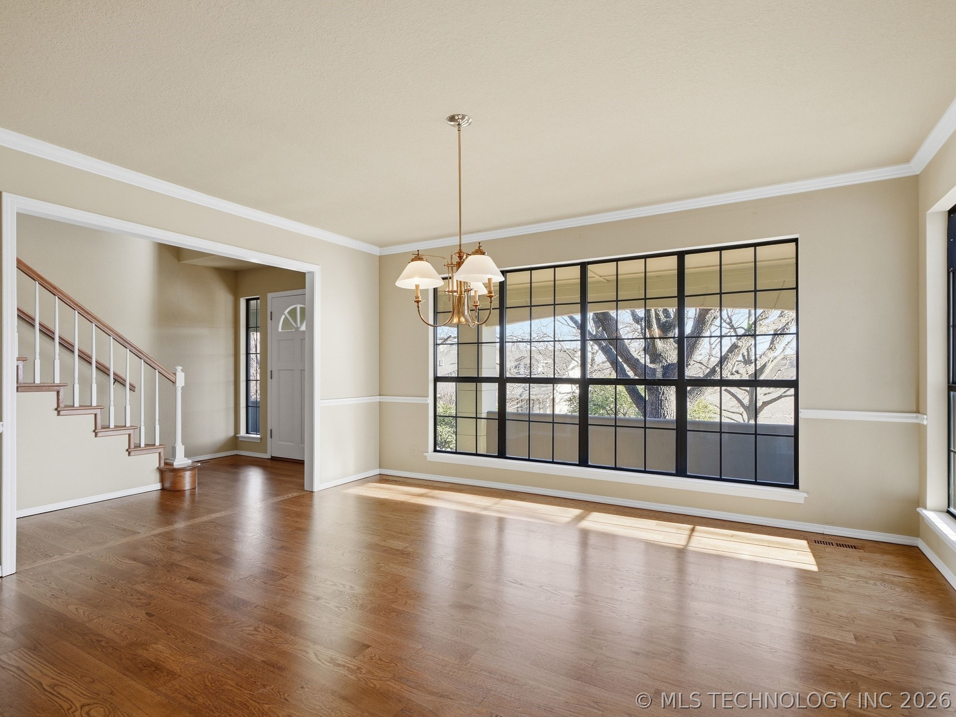 7824 S Urbana Avenue Property Photo 6