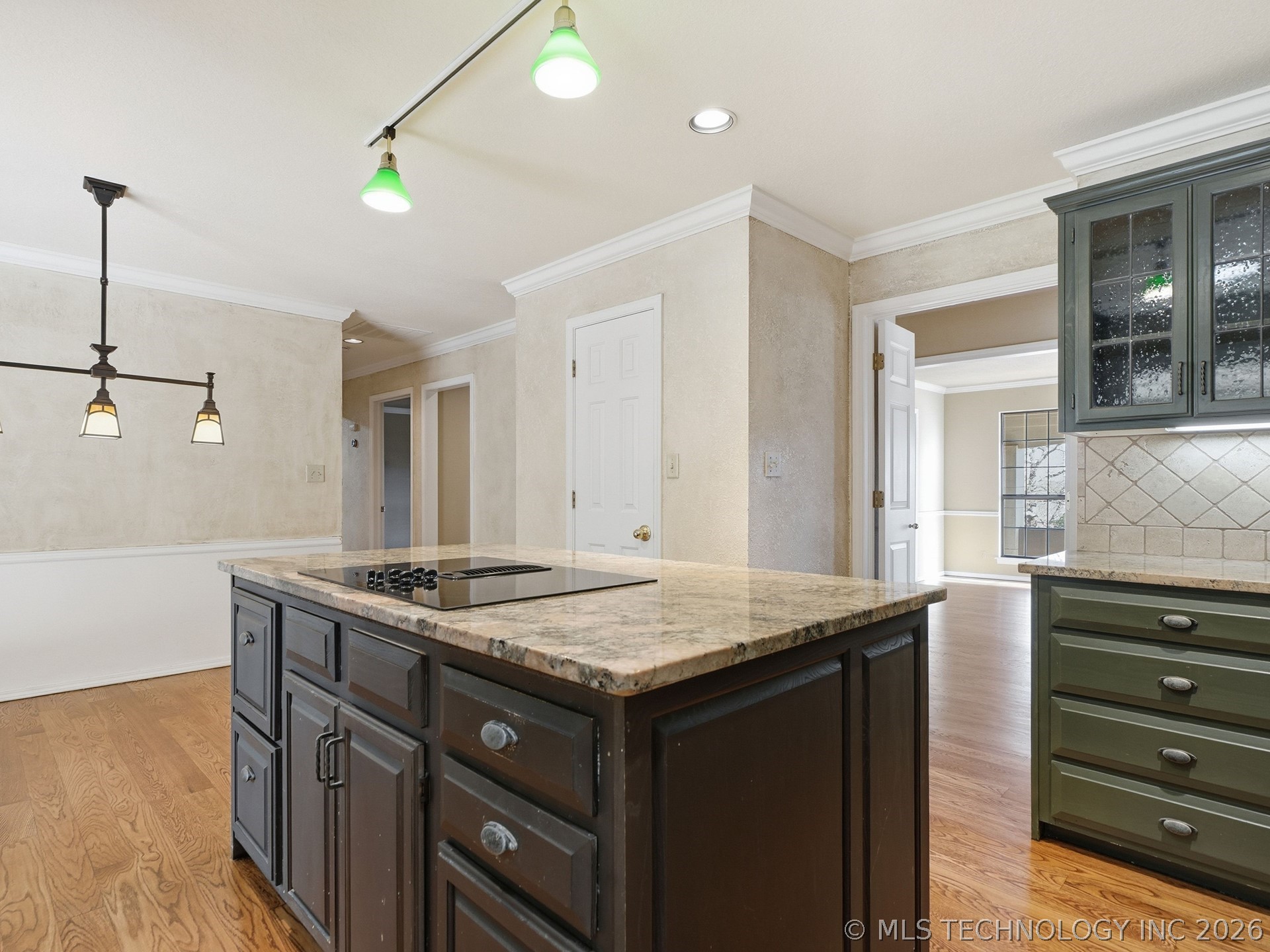 7824 S Urbana Avenue Property Photo 16