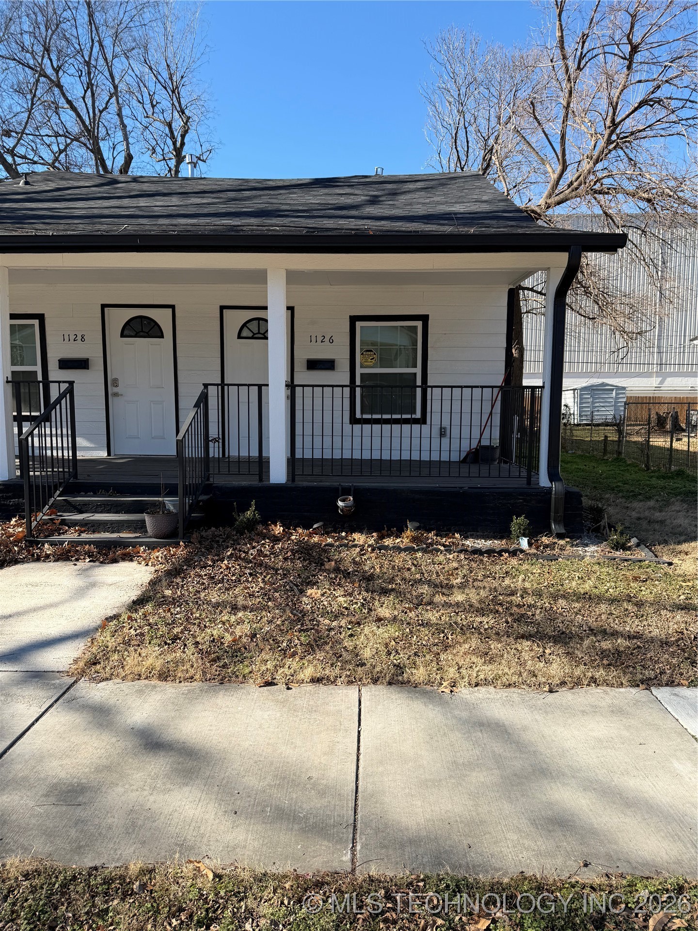 1128 S Quaker Avenue Property Photo 1