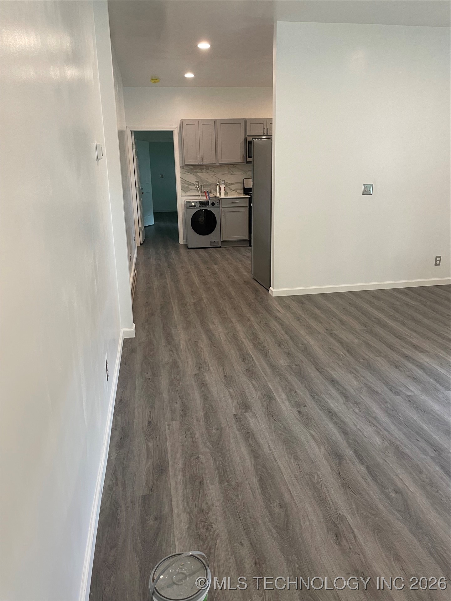 1128 S Quaker Avenue Property Photo 7