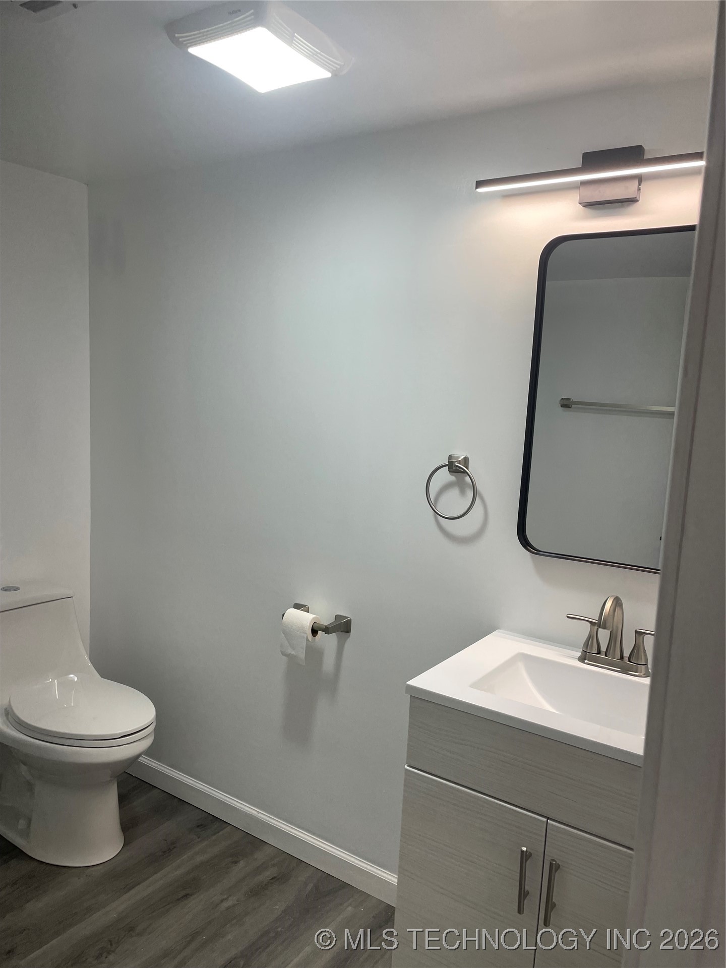 1128 S Quaker Avenue Property Photo 12