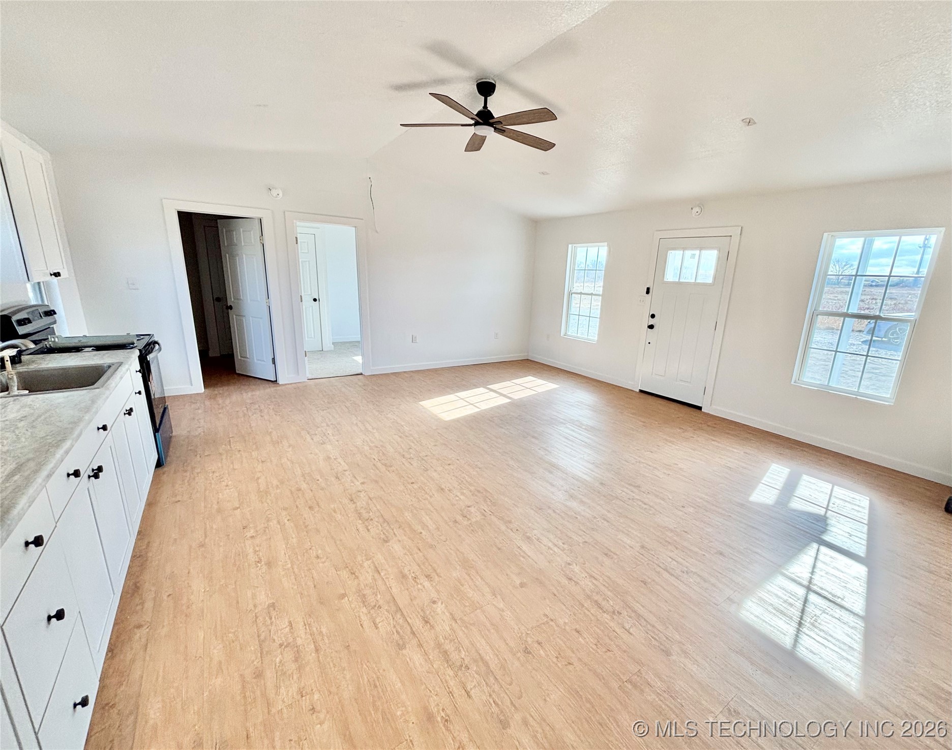 619 S 3rd Avenue A Property Photo 4