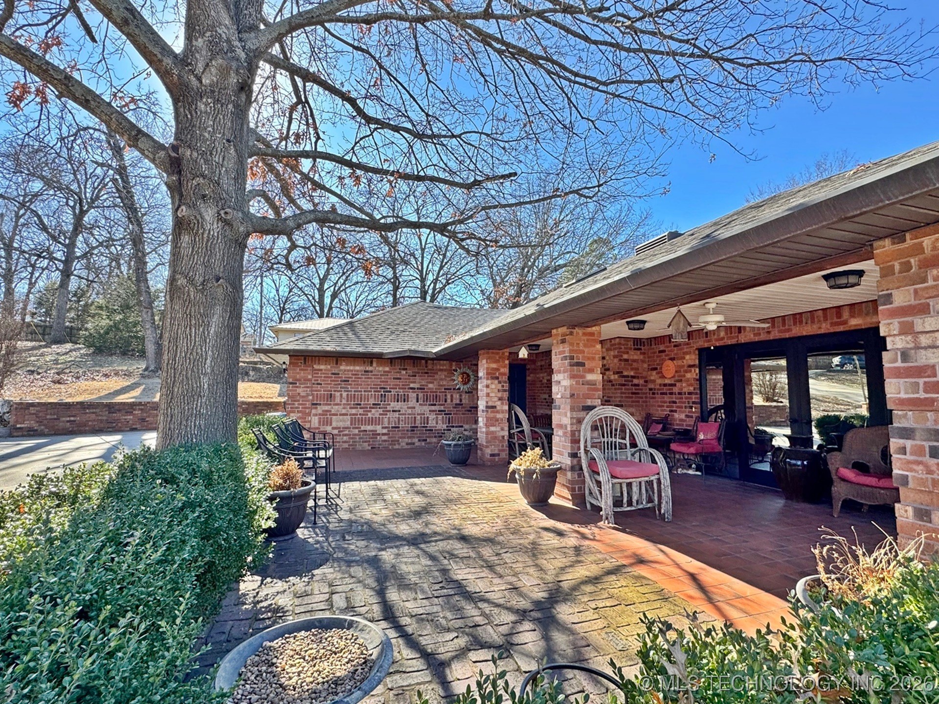 99 Greentree Drive Property Photo 3