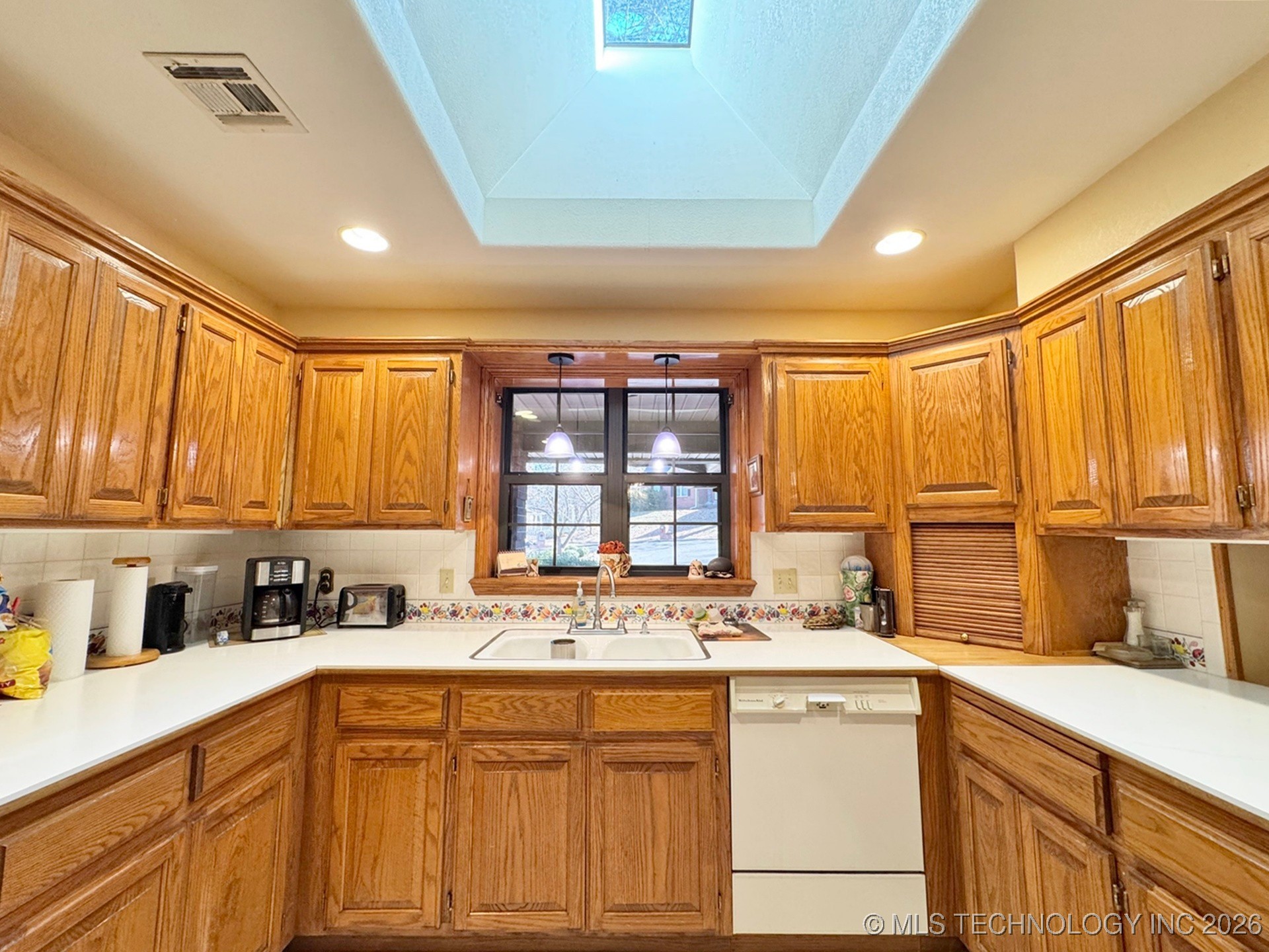 99 Greentree Drive Property Photo 15