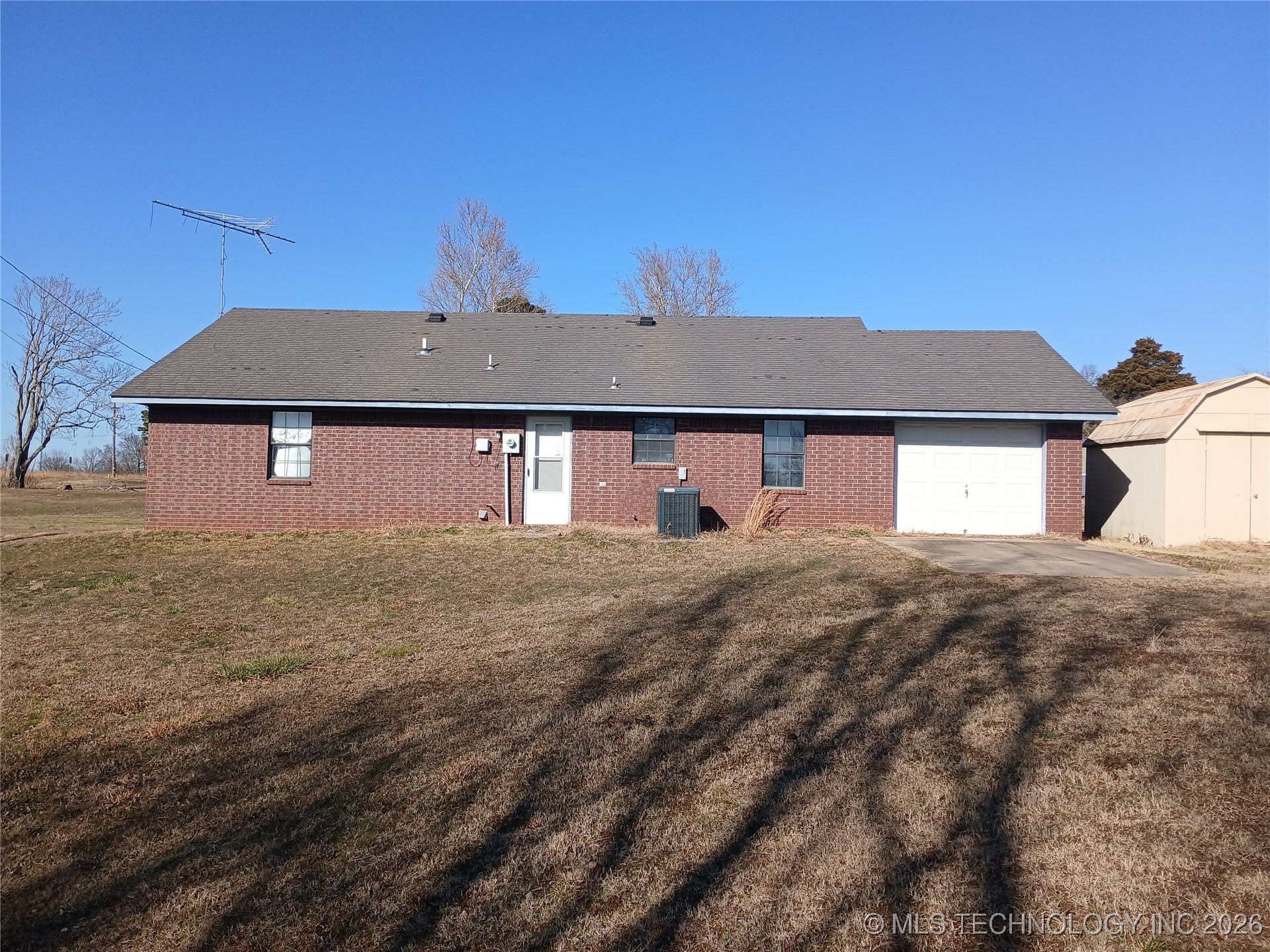 711 E Iowa Street Property Photo 2