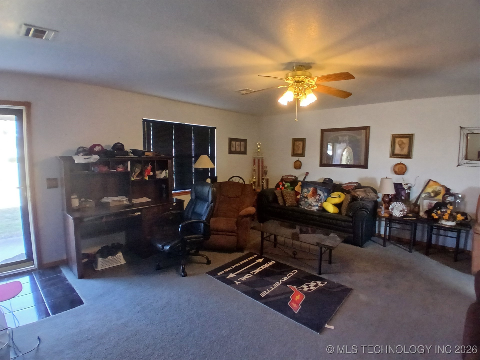 711 E Iowa Street Property Photo 6