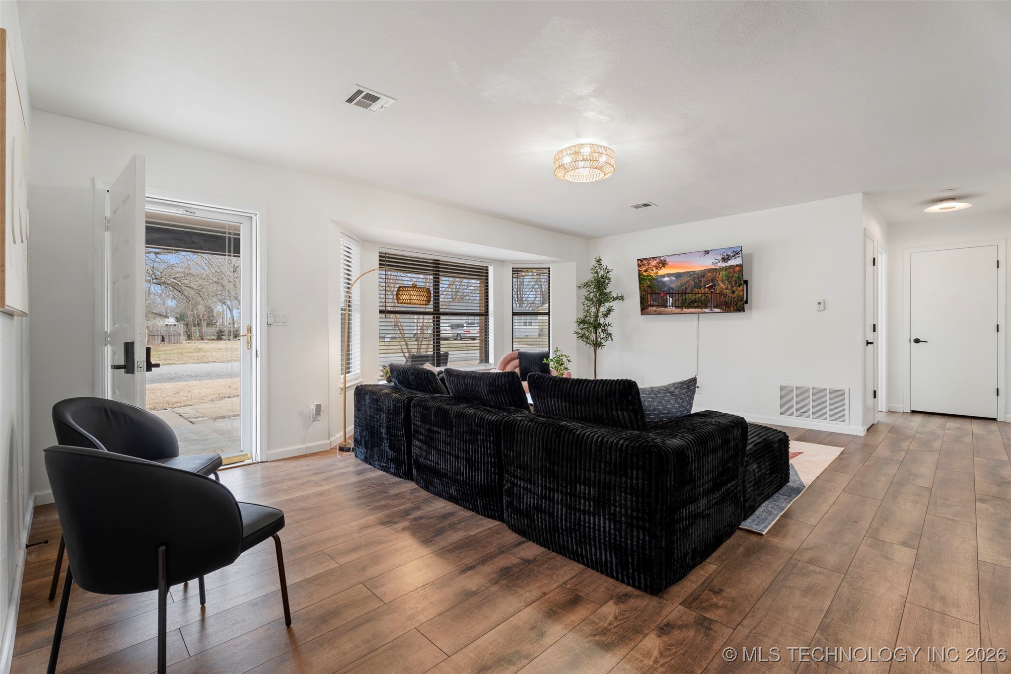 501 S Miller Street Property Photo 8