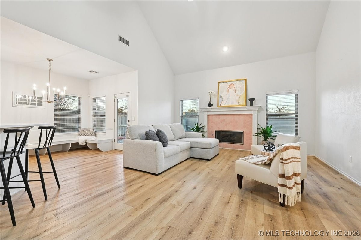 4416 W Indianola Street Property Photo 5