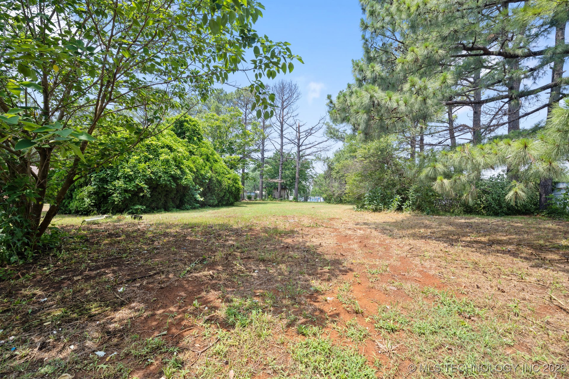 83 Oak Street Property Photo 4