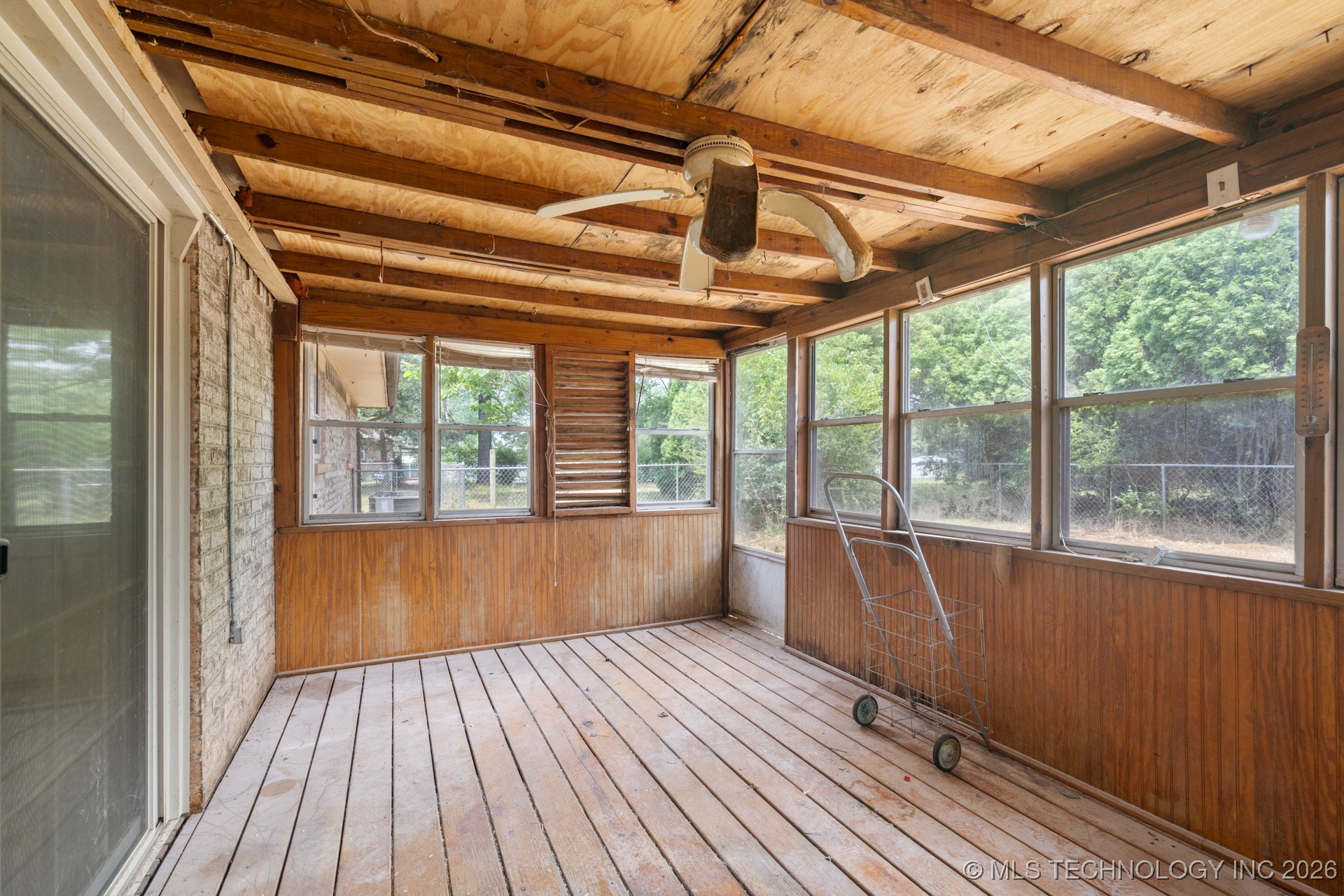 83 Oak Street Property Photo 7