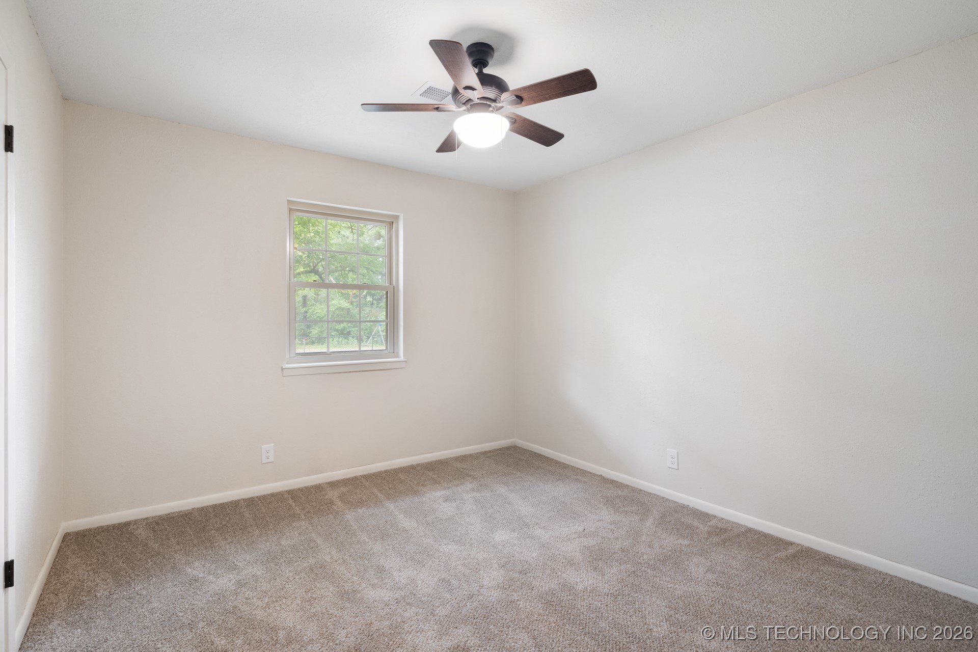 83 Oak Street Property Photo 25