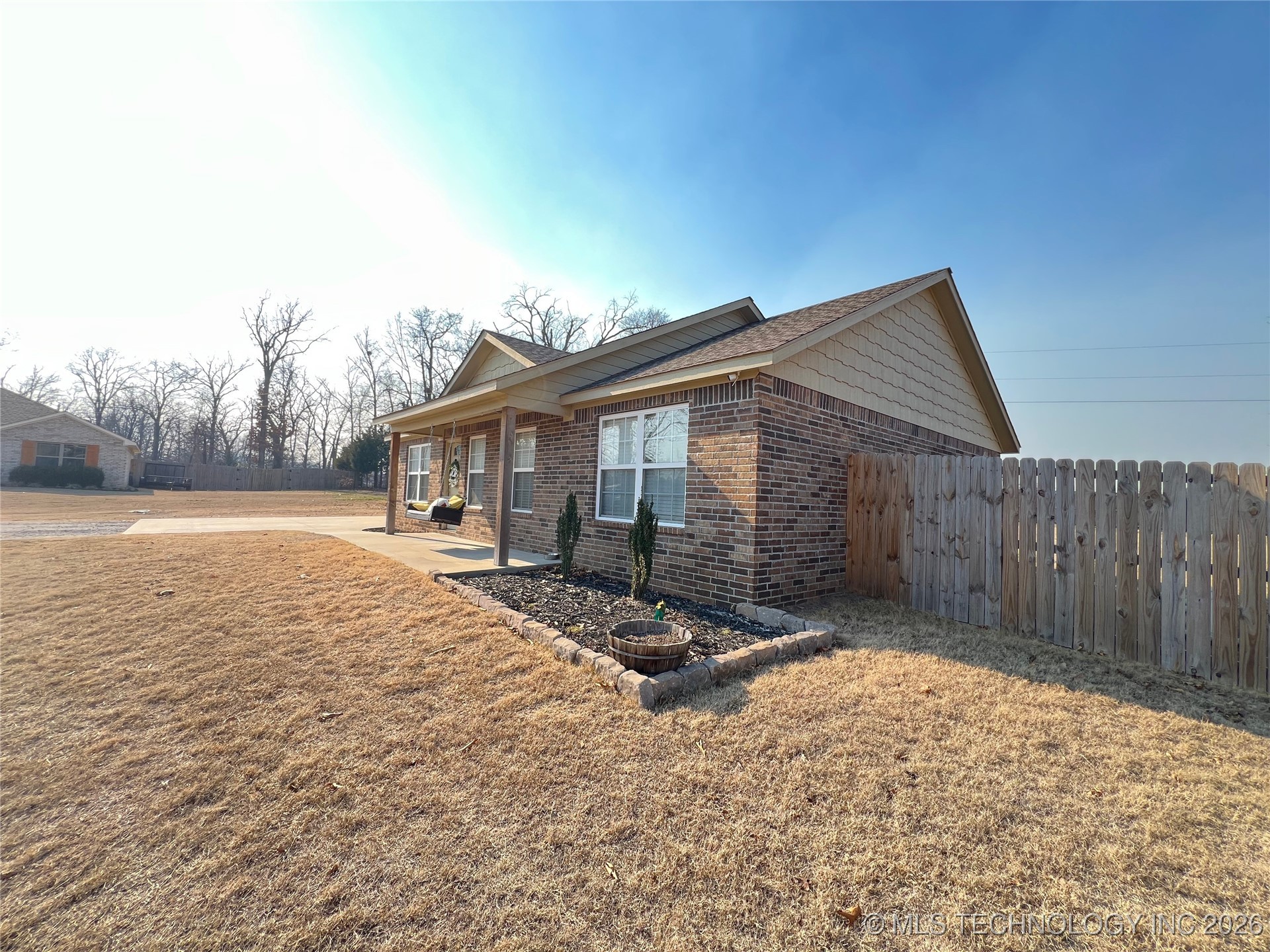 12910 W Hawthorne Lane Property Photo 4