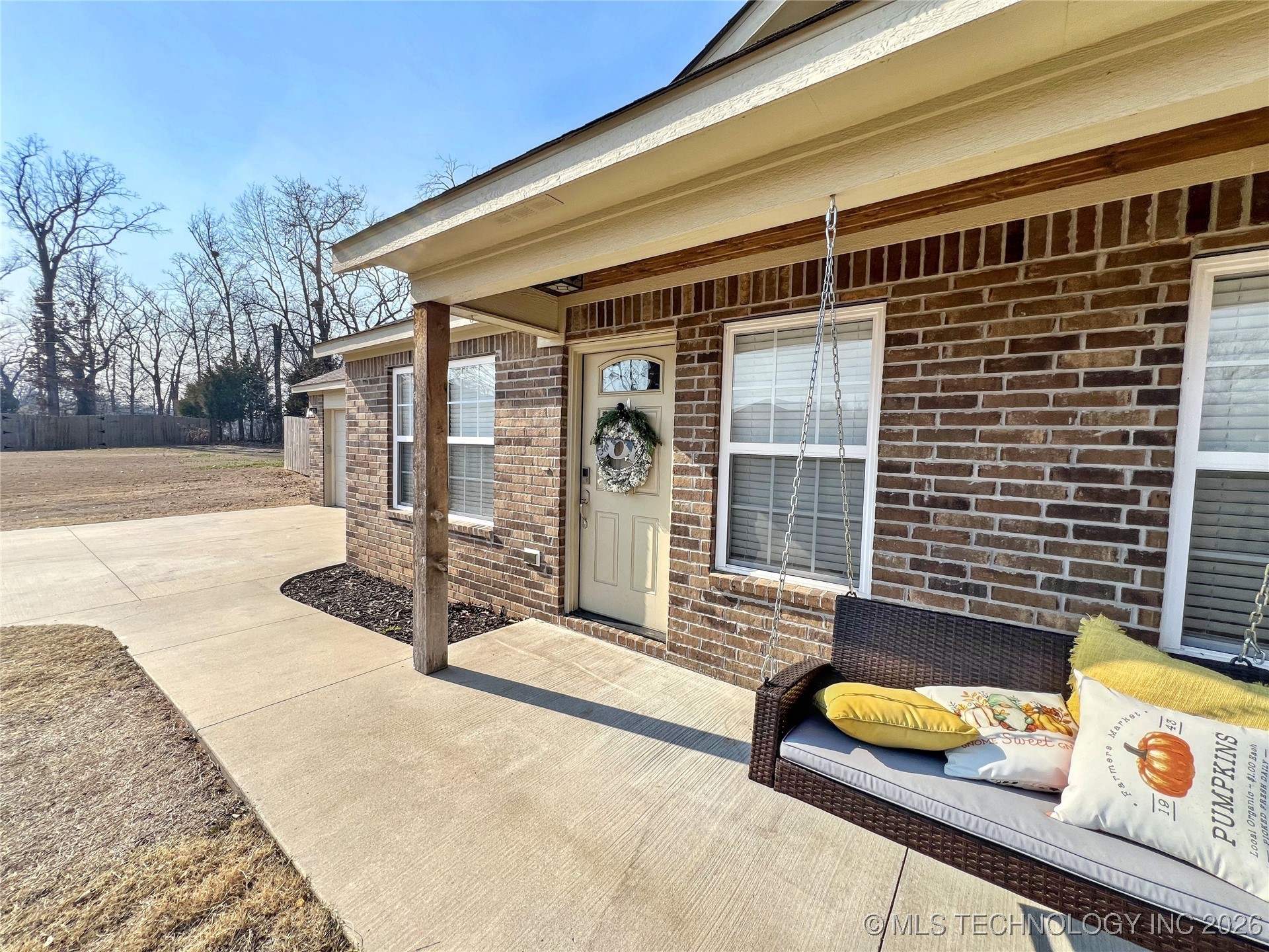 12910 W Hawthorne Lane Property Photo 6