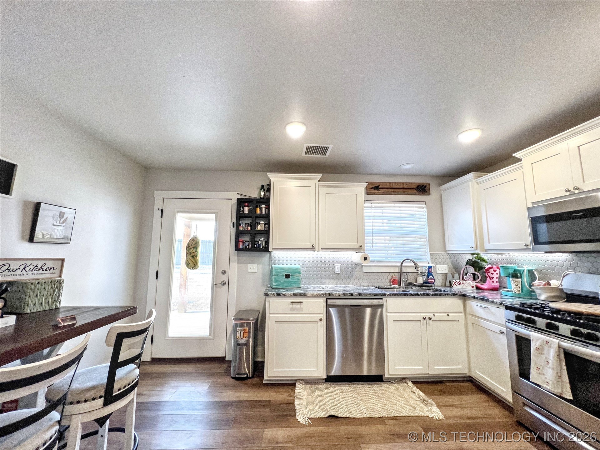 12910 W Hawthorne Lane Property Photo 12